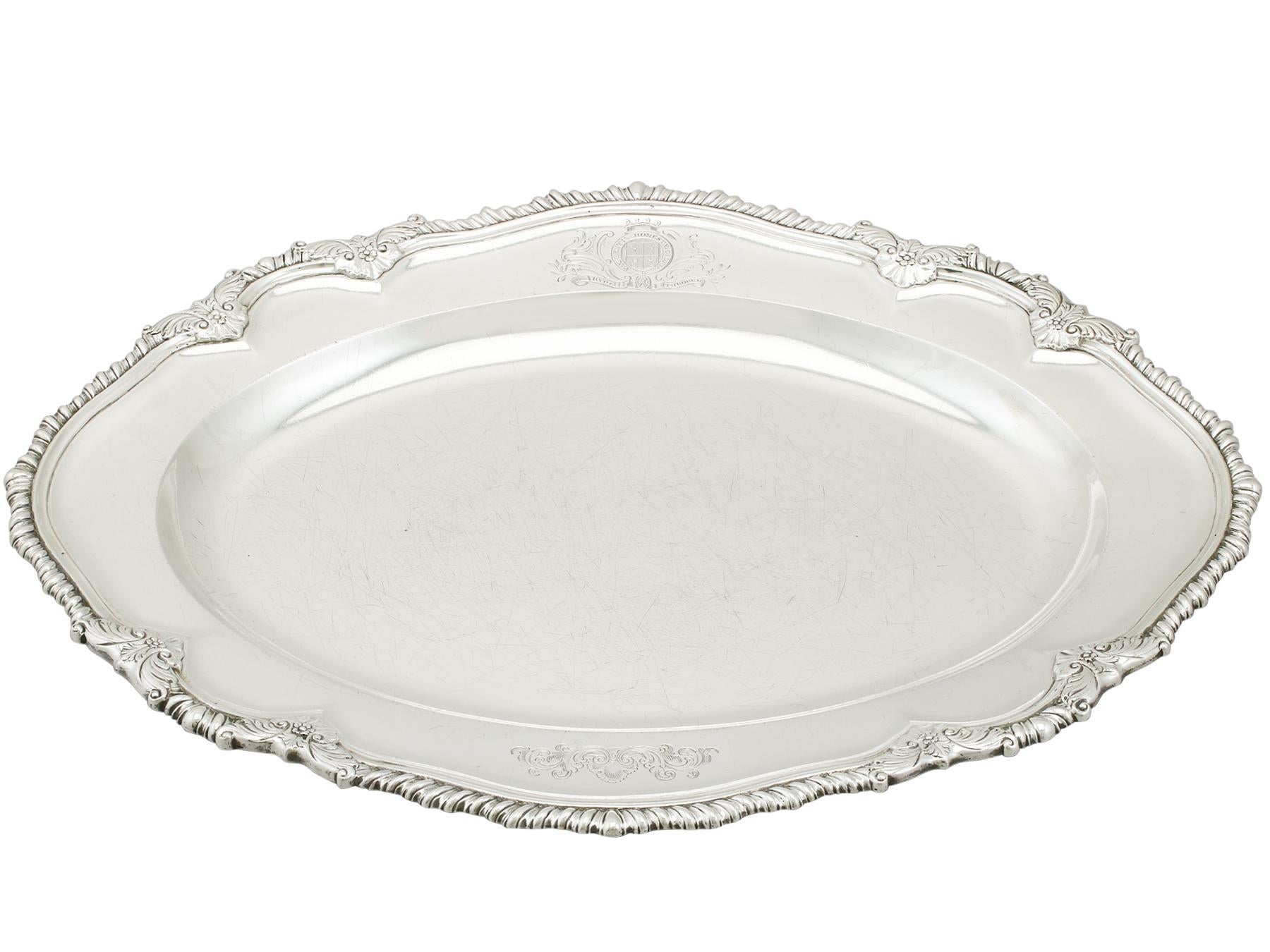 Antique George II Sterling Silver Second Course Dish and Meat Platter In Excellent Condition In Jesmond, Newcastle Upon Tyne