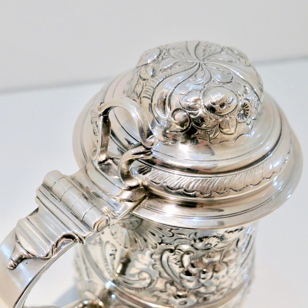 Antique George II Sterling Silver Tankard and Cover London 1751 Thomas Whipham For Sale 3