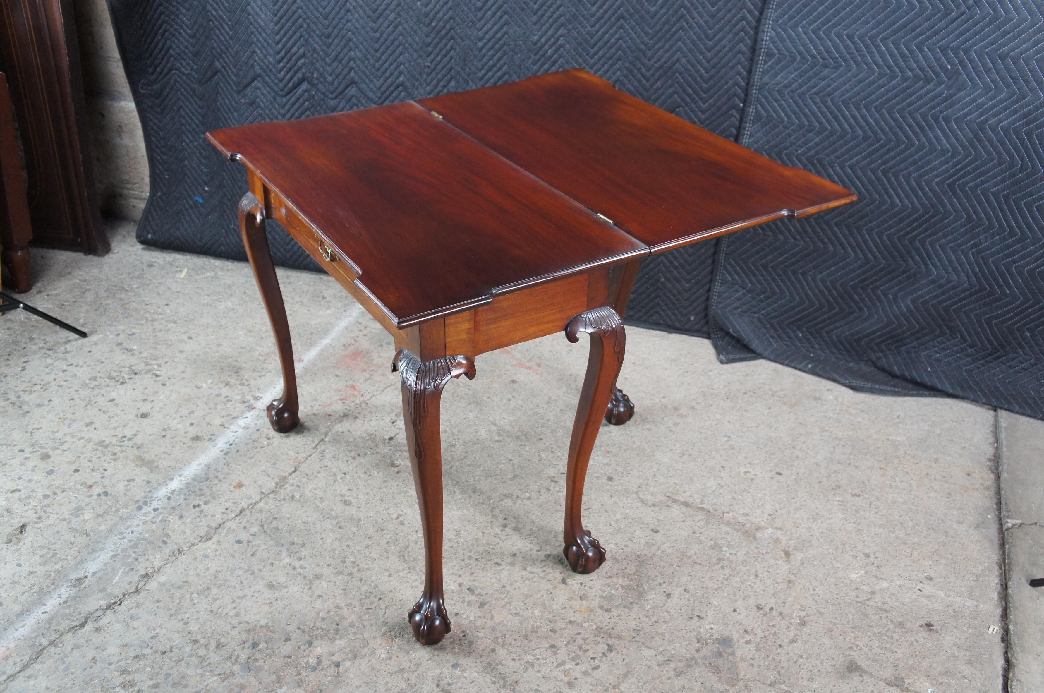 Mesa de Juego de Cartas con Pies de Garra de Caoba Estilo Chippendale Jorge II Antiguo en venta 7