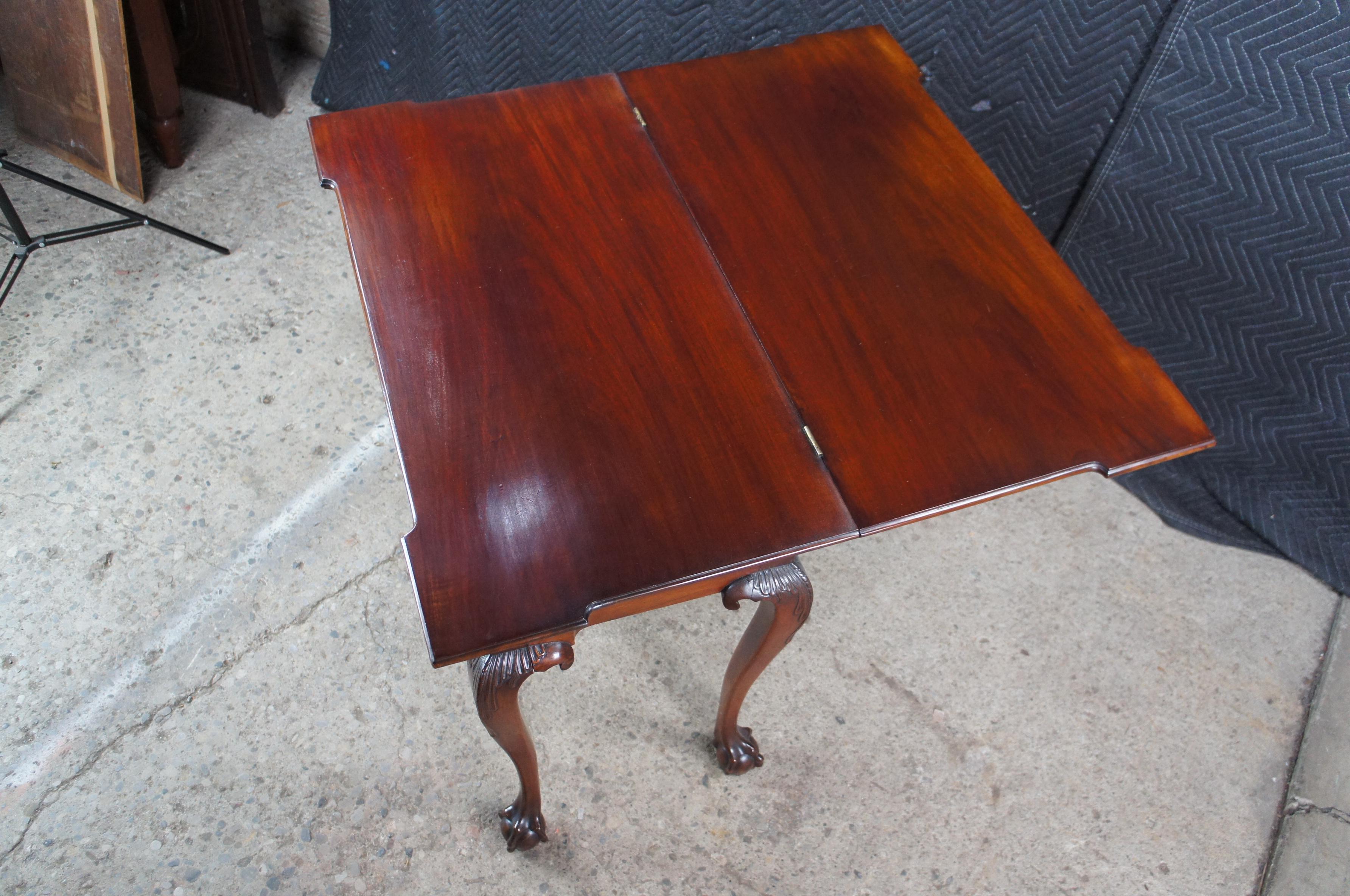 Mesa de Juego de Cartas con Pies de Garra de Caoba Estilo Chippendale Jorge II Antiguo en venta 8