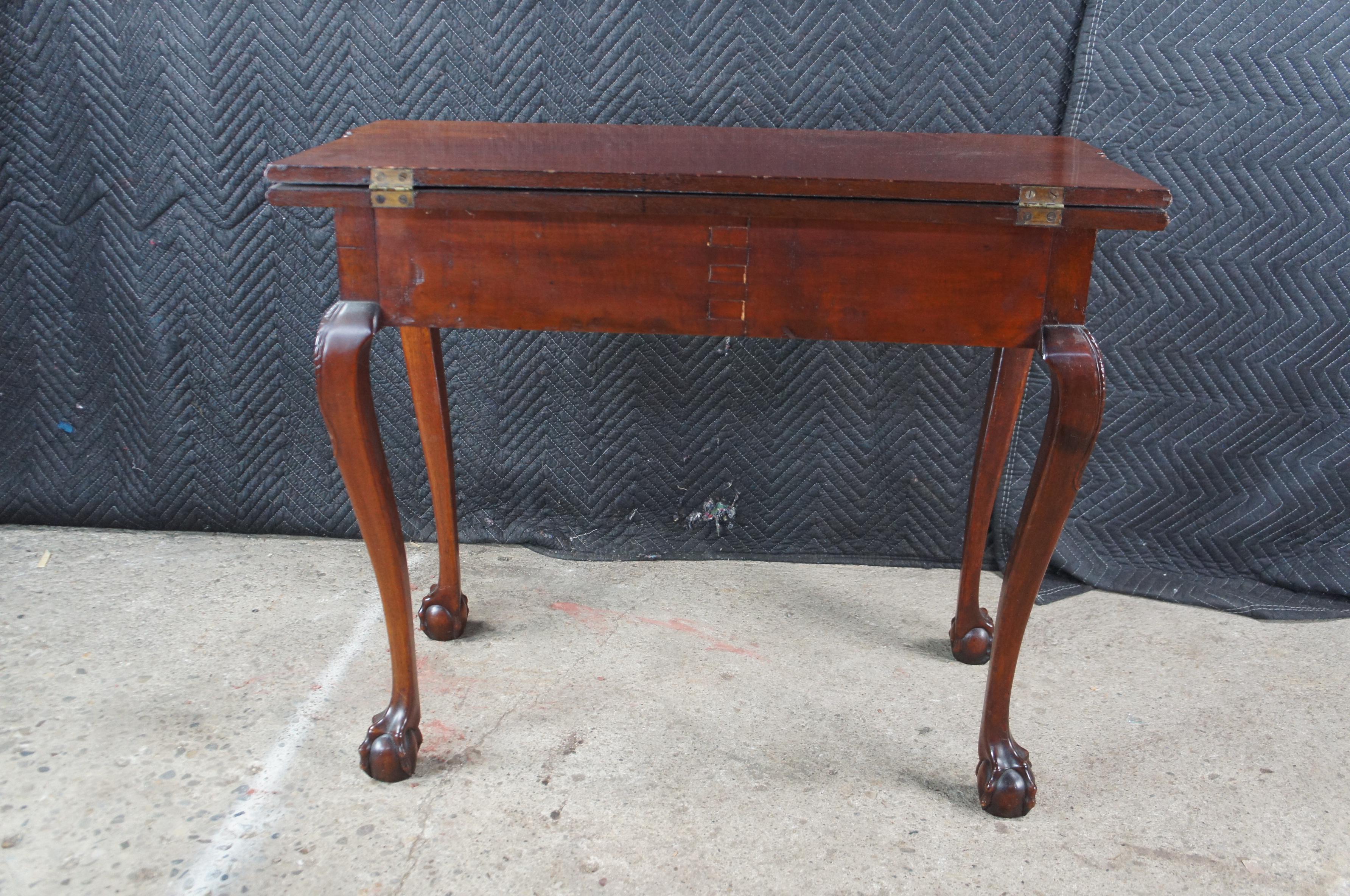 Mesa de Juego de Cartas con Pies de Garra de Caoba Estilo Chippendale Jorge II Antiguo en venta 9