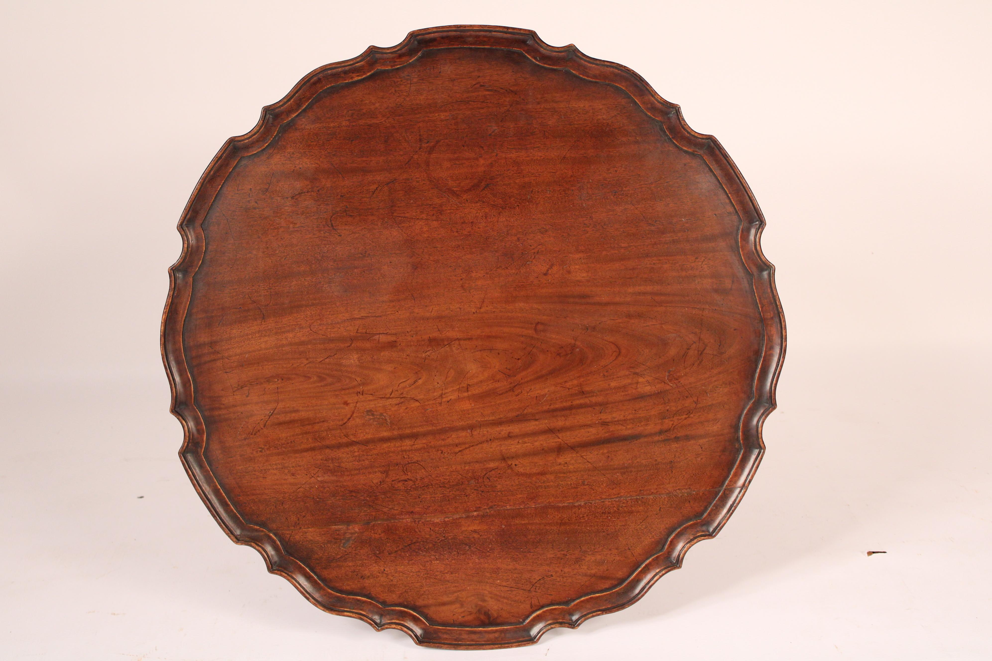 Antique George II Style Mahogany Pie Crust Table In Good Condition For Sale In Laguna Beach, CA