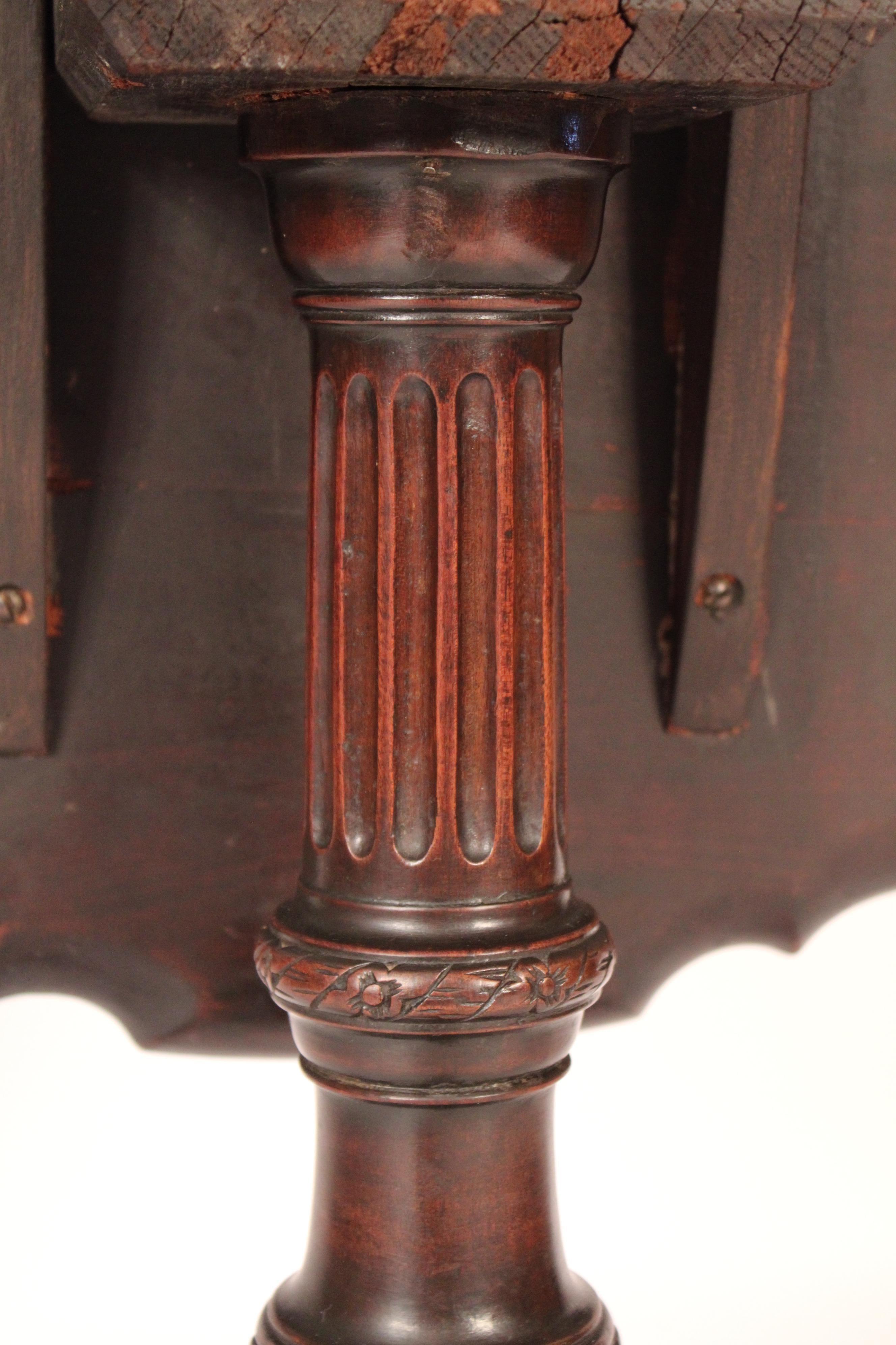 Antique George II Style Mahogany Pie Crust Table For Sale 3