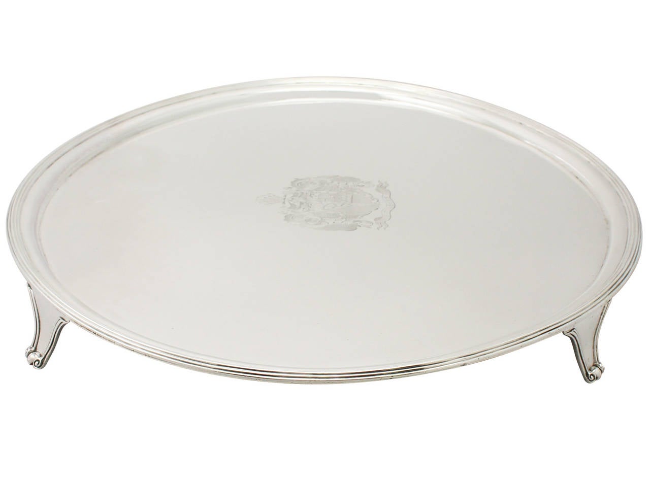 A magnificent, fine and impressive, large antique George III English sterling silver salver; an addition to our Georgian silverware collection

This magnificent and large antique George III sterling silver salver has a plain oval form onto four