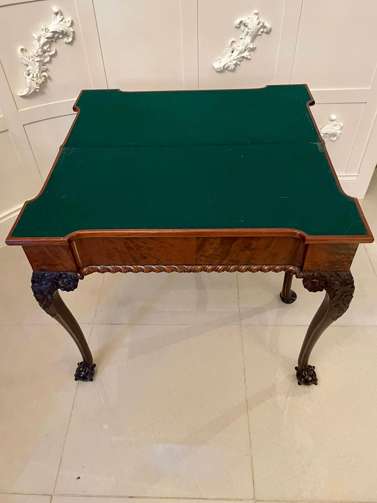 Antico tavolo da gioco in mogano intagliato di Giorgio III del XVIII secolo Chippendale in vendita 9