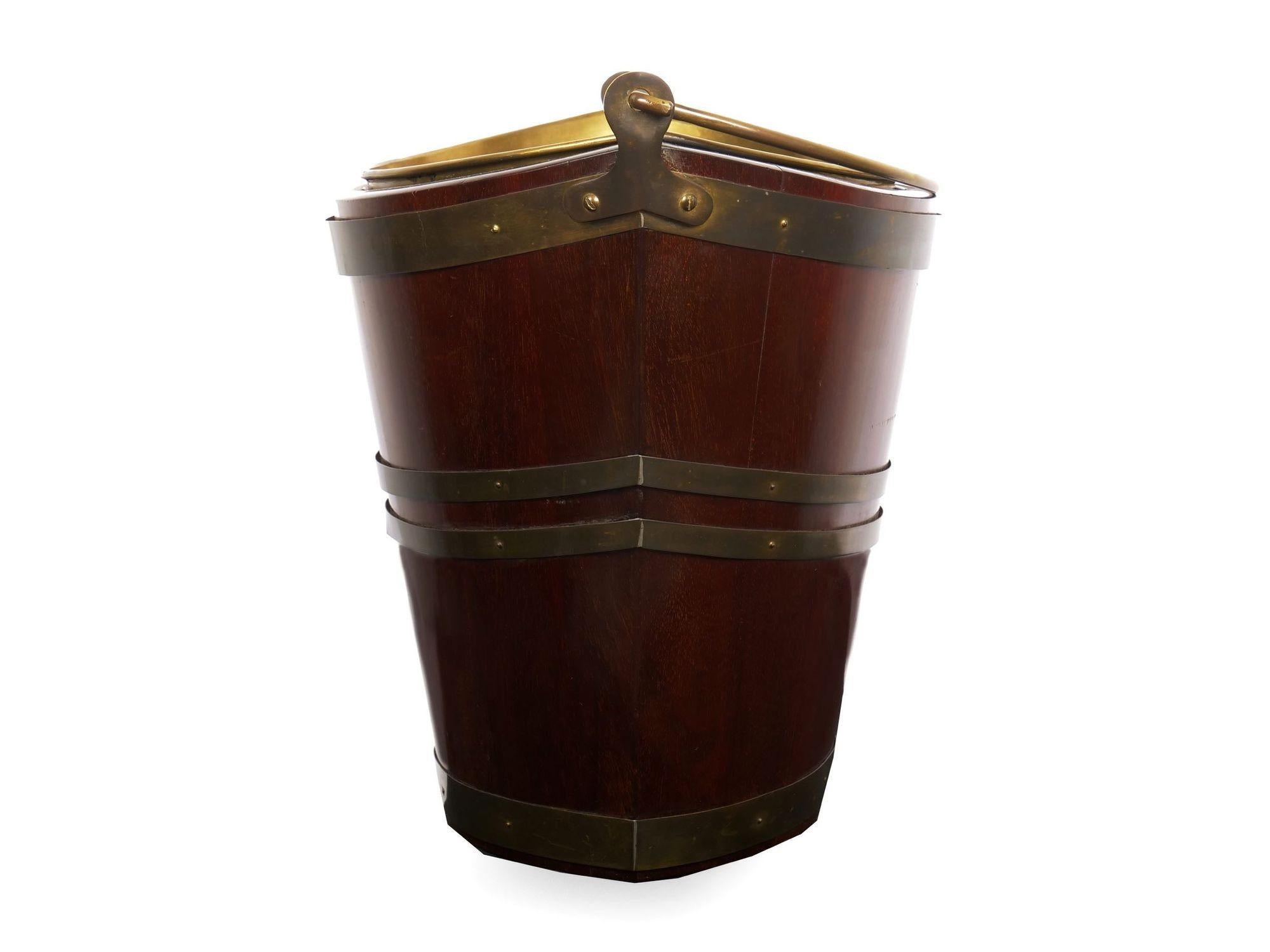 Antique George III Brass-Bound Mahogany Peat Bucket, 19th Century In Good Condition In Shippensburg, PA