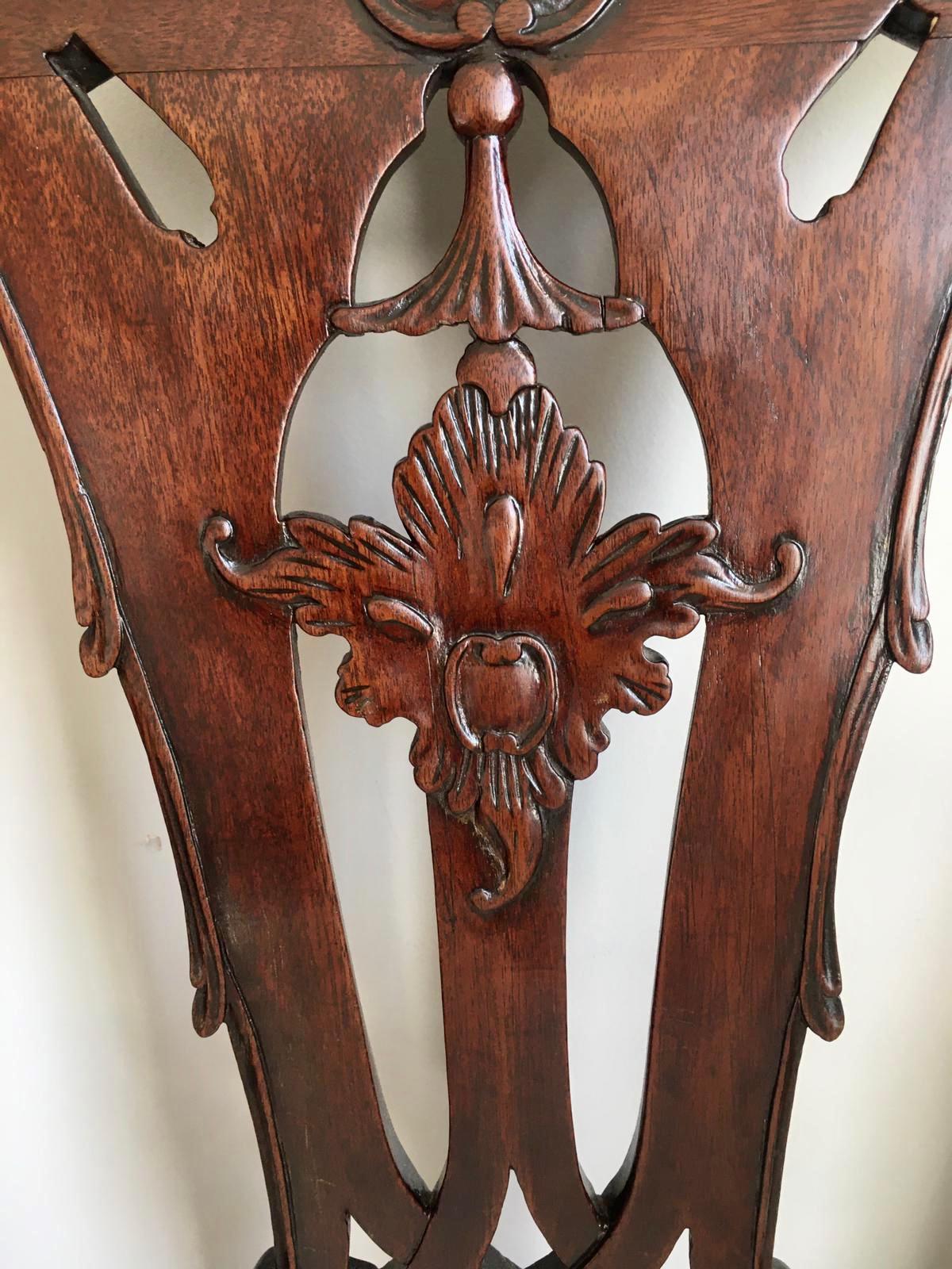 Antique George III Carved Mahogany Elbow/Desk Chair In Good Condition For Sale In Suffolk, GB