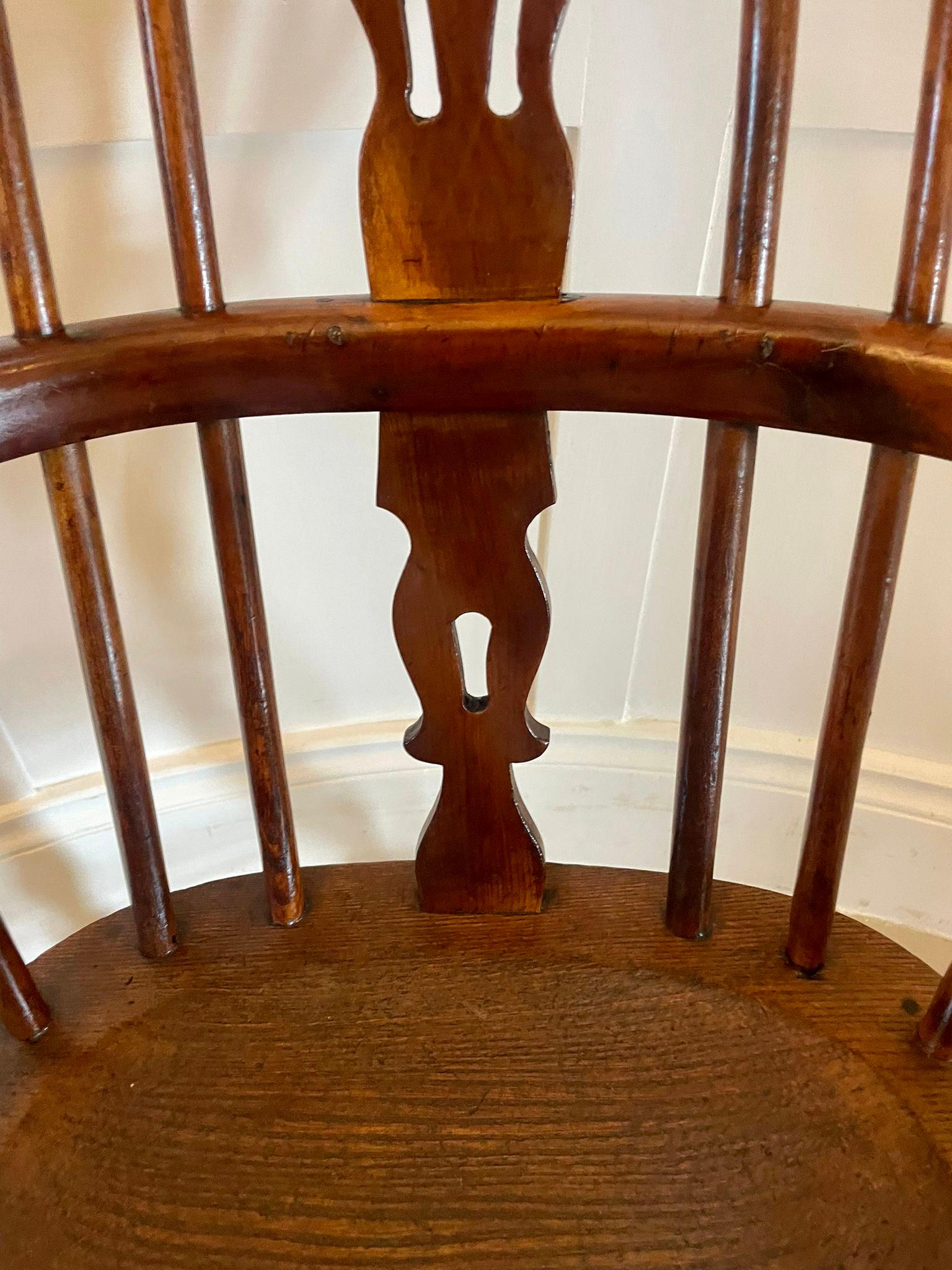 Antiker George III Windsor-Sessel aus Eibenholz für Kinder im Angebot 2