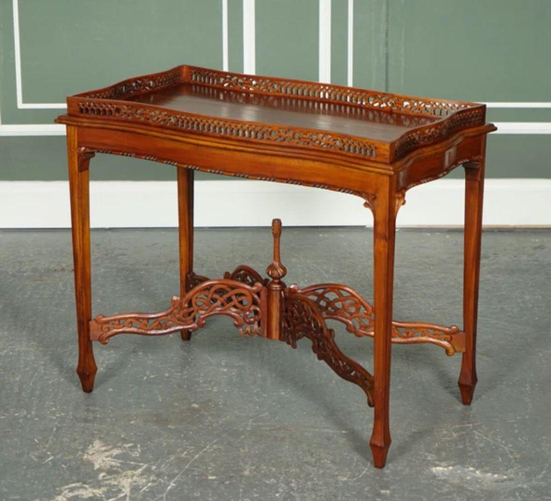 Britannique Ancienne table console de style Chippendale George III en vente