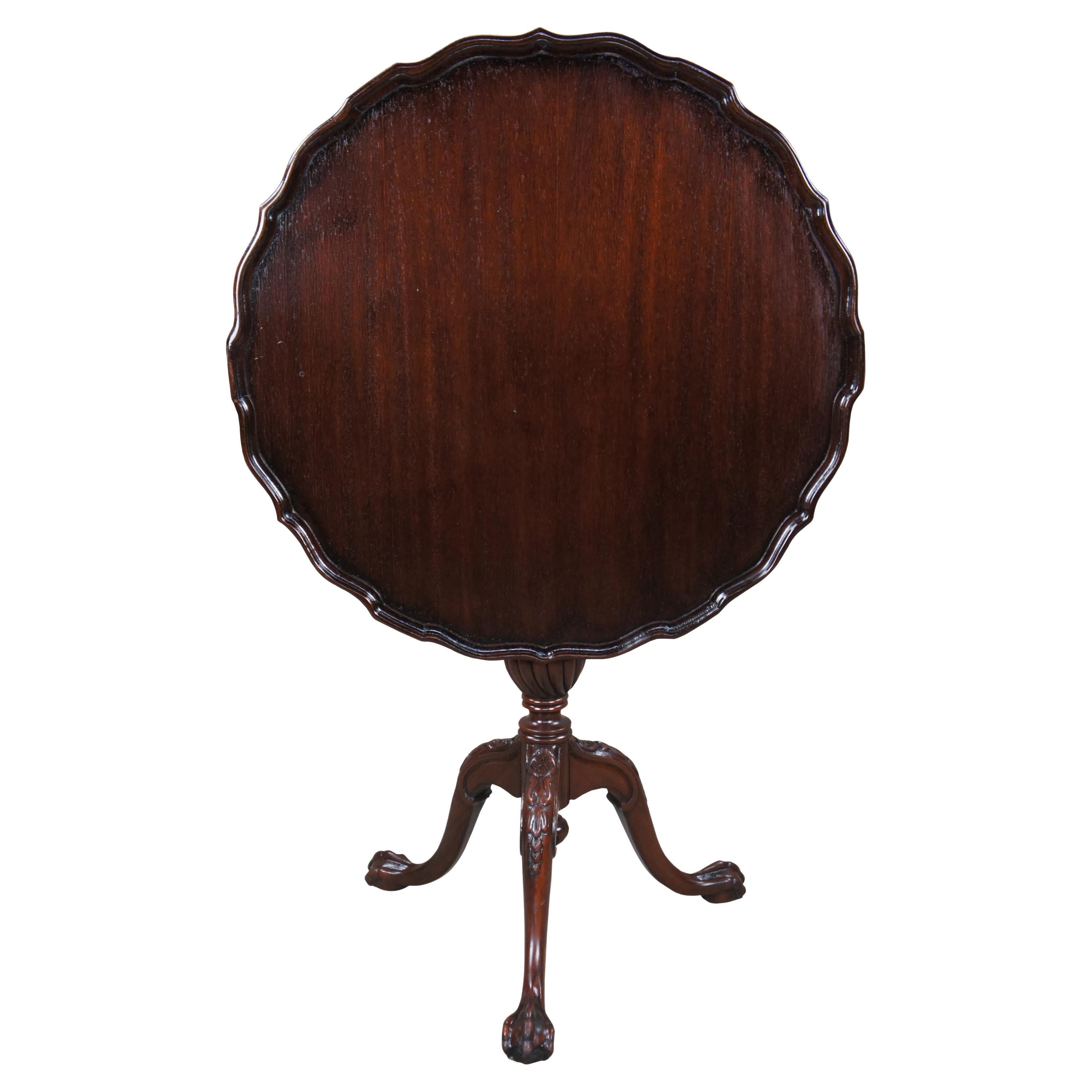Antique George III Chippendale Style Mahogany Tilt Top Pie Crust Tea Table 29" For Sale