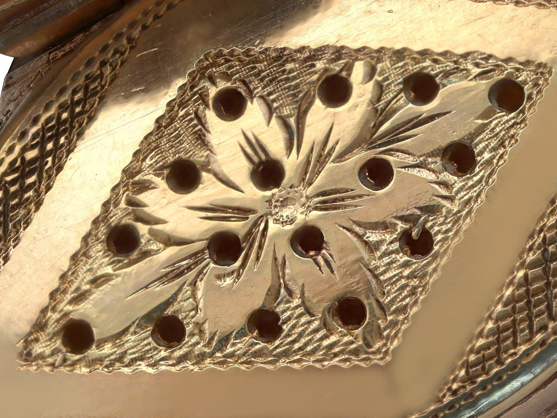 Antike Vinaigrette aus Kaurimuschel und Sterlingsilber von Georg III. (1809) im Angebot 4