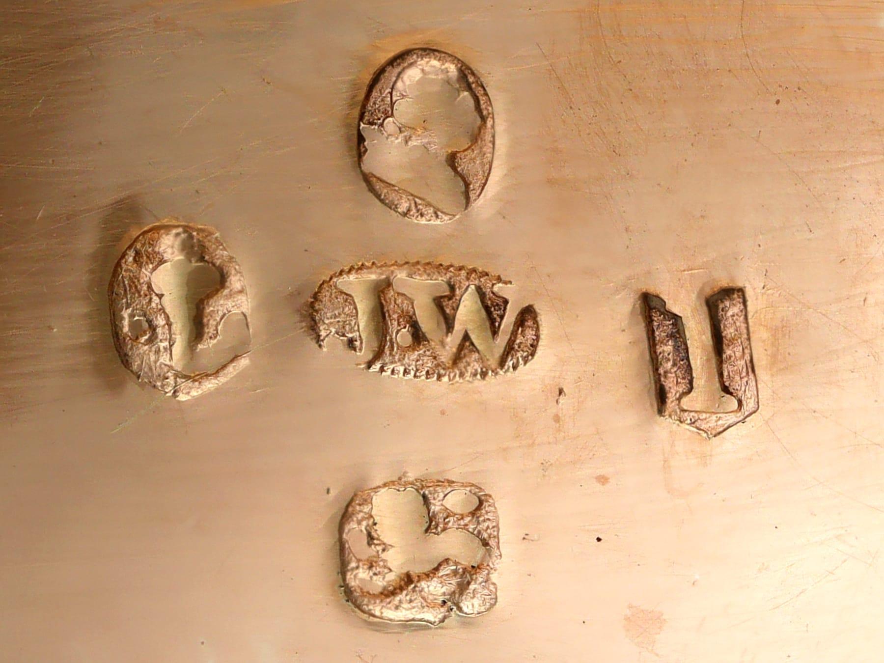 Antike Vinaigrette aus Kaurimuschel und Sterlingsilber von Georg III. (1809) im Angebot 5