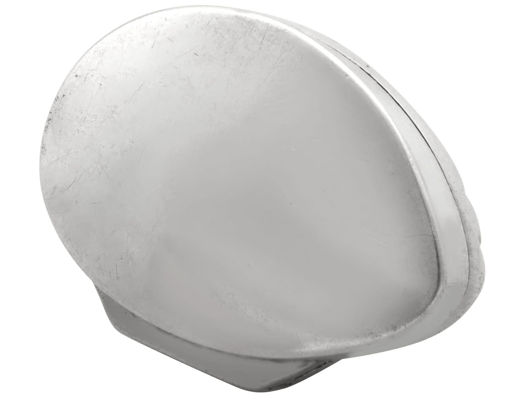 Antike Vinaigrette aus Kaurimuschel und Sterlingsilber von Georg III. (1809) im Angebot 6