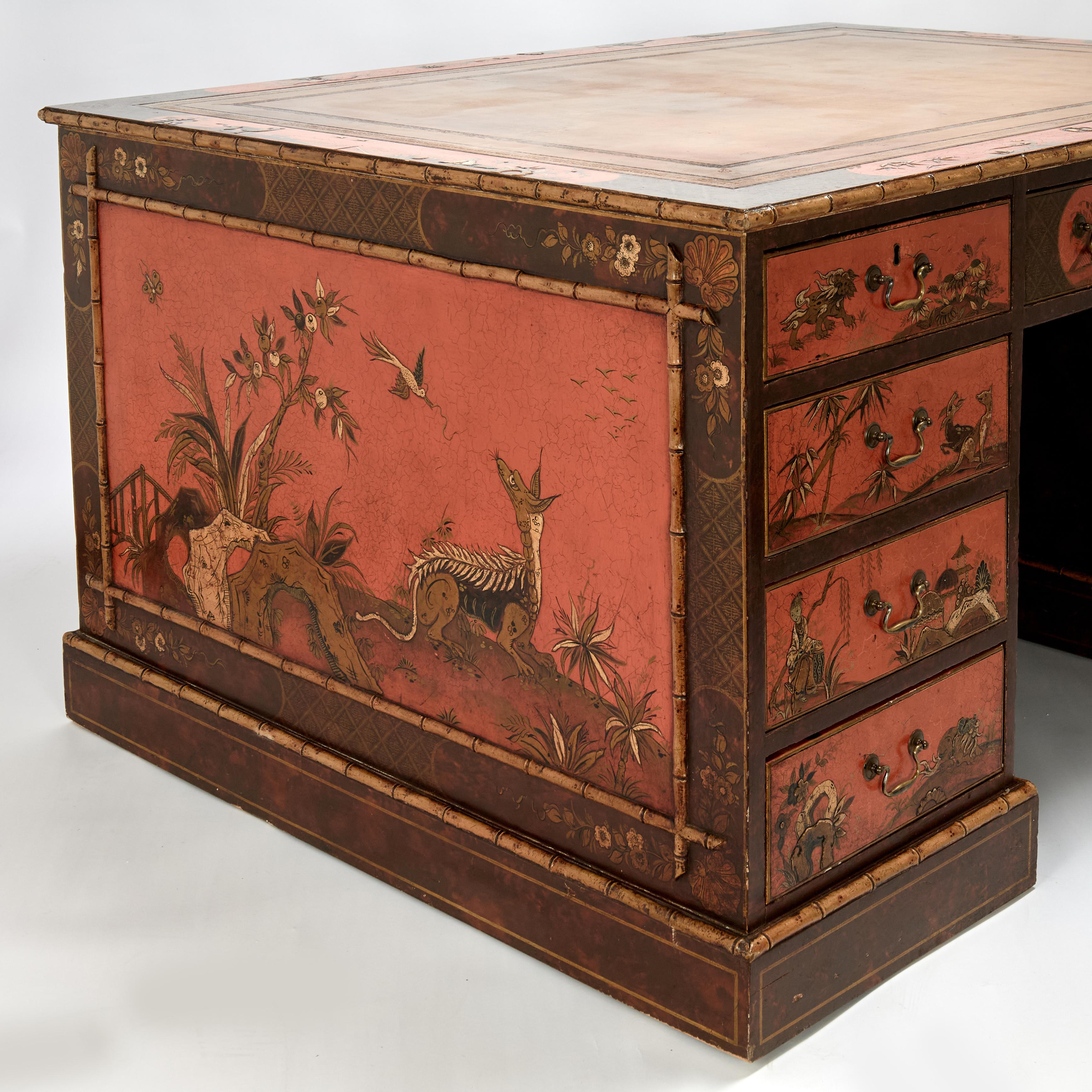 Escritorio antiguo Jorge III Chinoiserie inglesa con tapa de imitación de cuero de bambú en venta 5