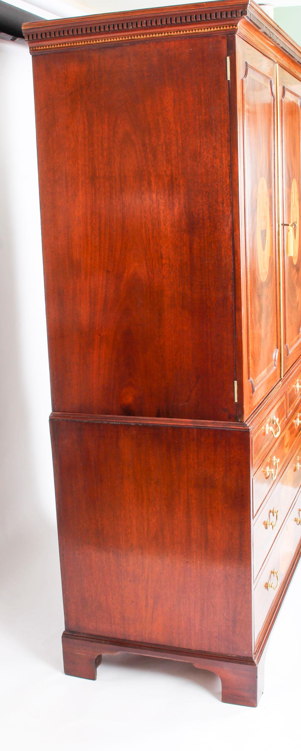 George III Flame Mahogany Satinwood and Marquetry Linen Press, 18th Century 13