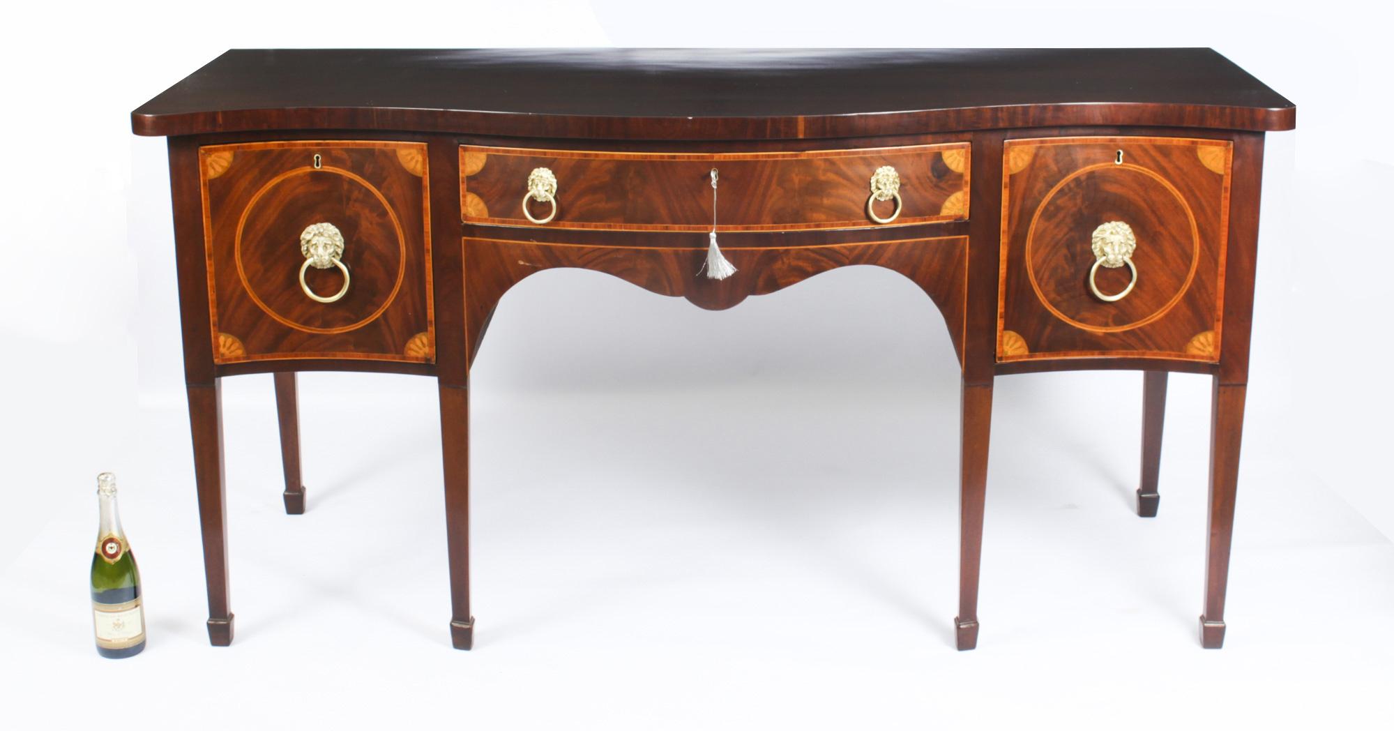 Antique George III Flame Mahogany Serpentine Sideboard, 18th Century For Sale 13
