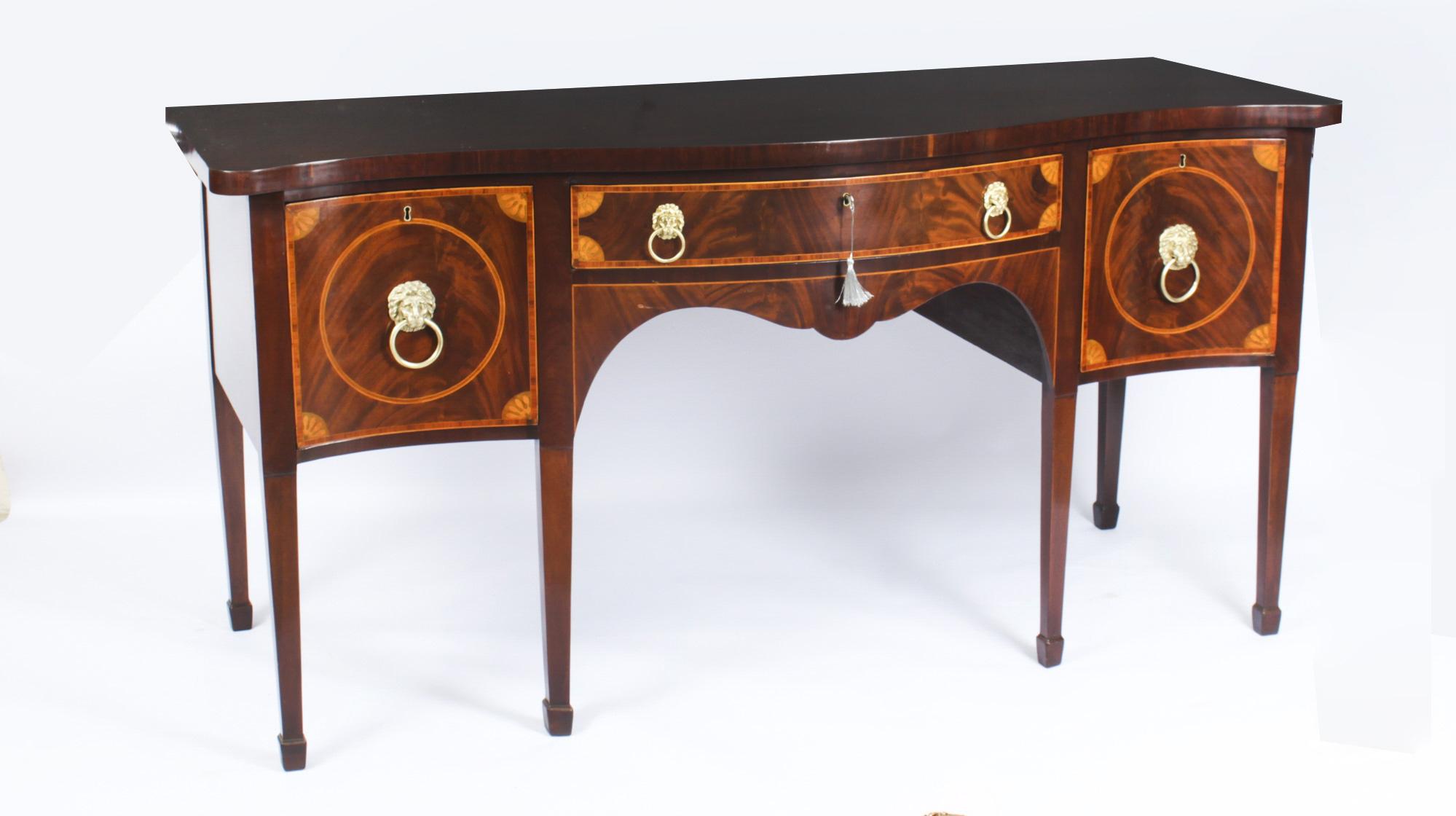 Antique George III Flame Mahogany Serpentine Sideboard, 18th Century For Sale 14