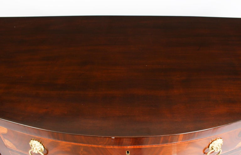 Marquetry Antique George III Flame Mahogany Serpentine Sideboard 18th Century For Sale