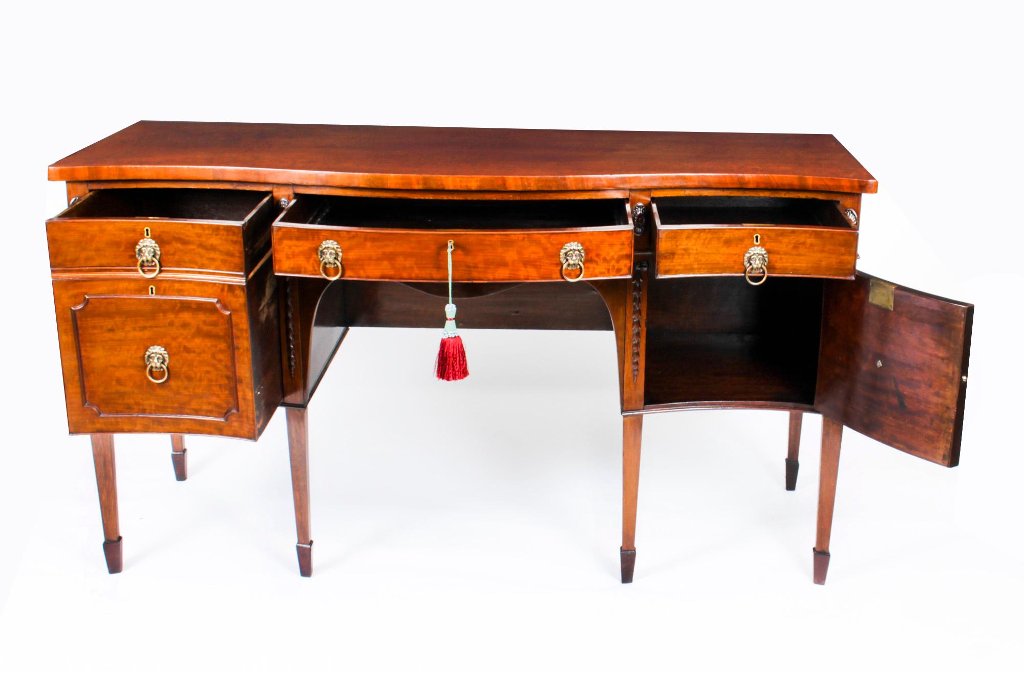 Antique George III Flame Mahogany Serpentine Sideboard, 19th Century For Sale 7