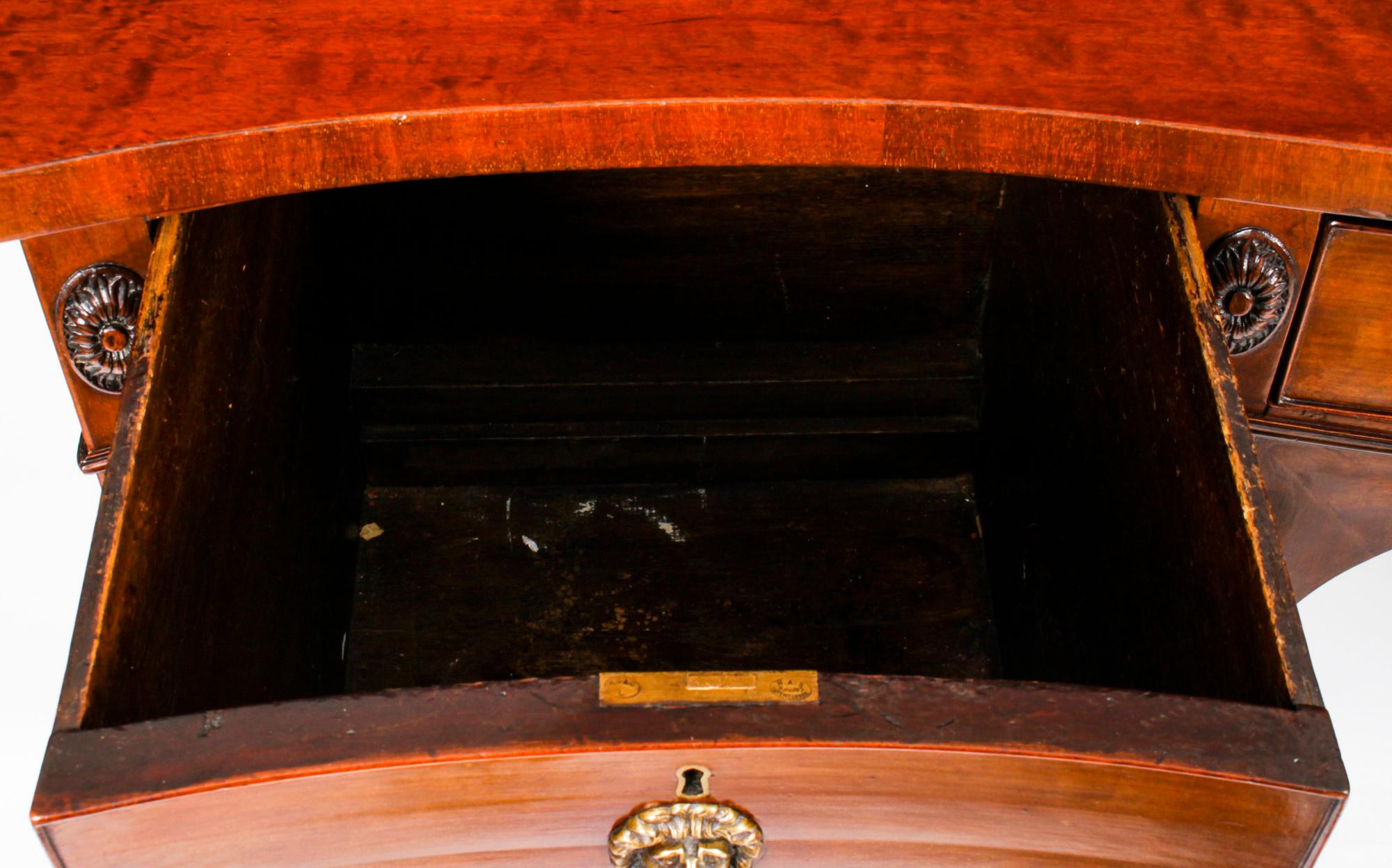 Antique George III Flame Mahogany Serpentine Sideboard, 19th Century 11