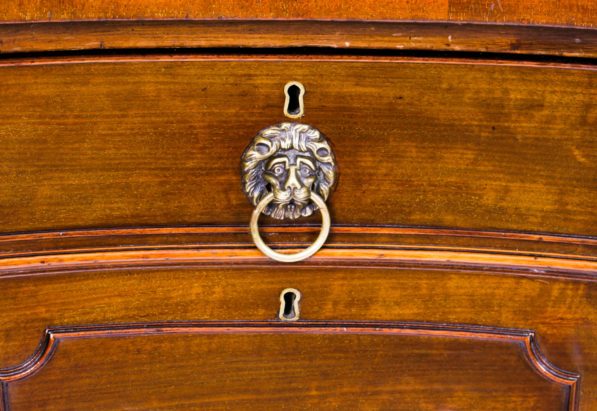 Antique George III Flame Mahogany Serpentine Sideboard, 19th Century For Sale 2