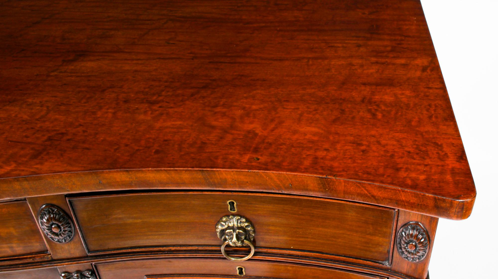 Antique George III Flame Mahogany Serpentine Sideboard, 19th Century For Sale 4