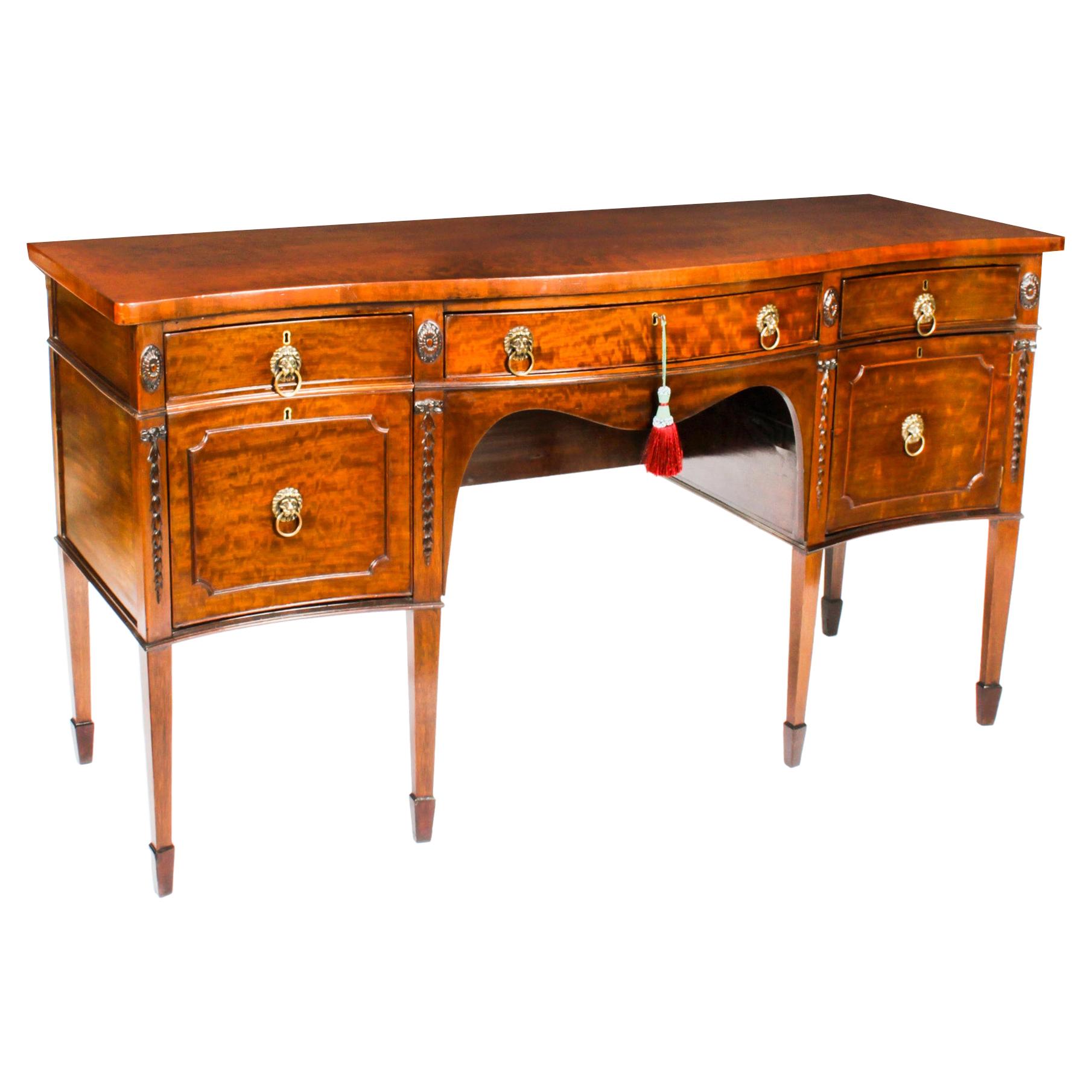Antique George III Flame Mahogany Serpentine Sideboard, 19th Century For Sale
