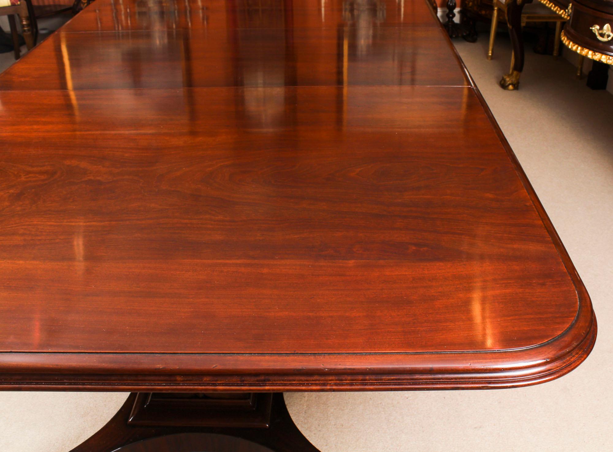 Antique George III Flame Mahogany Twin Pedestal Dining Table, 19th Century 4