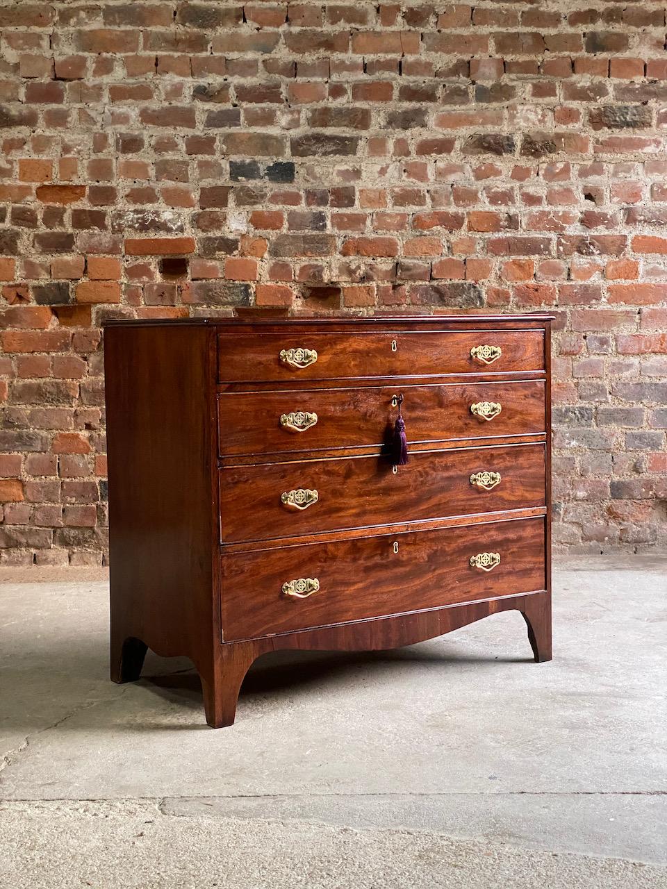 Antique George III Flamed Mahogany Chest of Drawers 19th, Century, circa 1810 For Sale 6