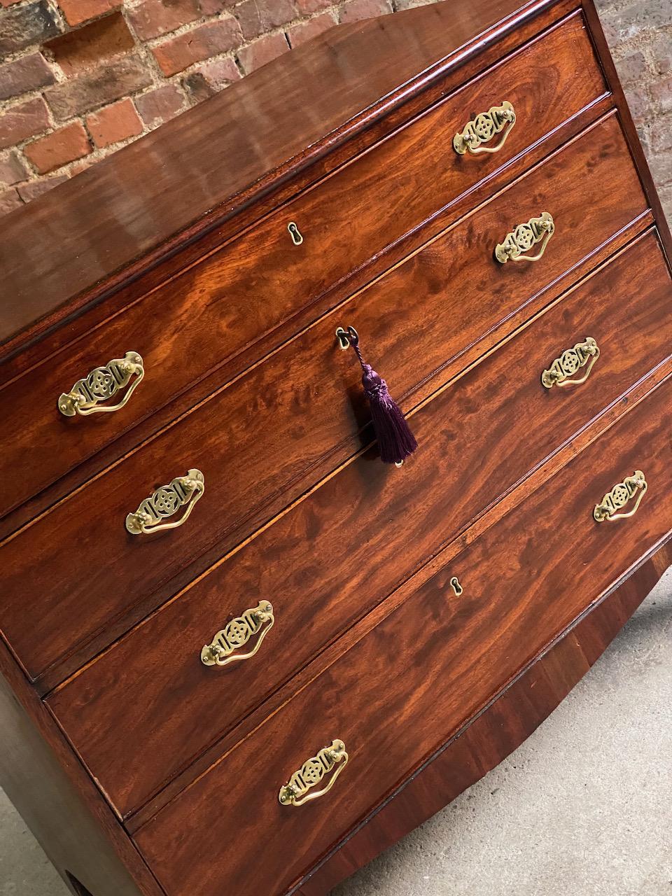 Antique George III Flamed Mahogany Chest of Drawers 19th, Century, circa 1810 For Sale 3