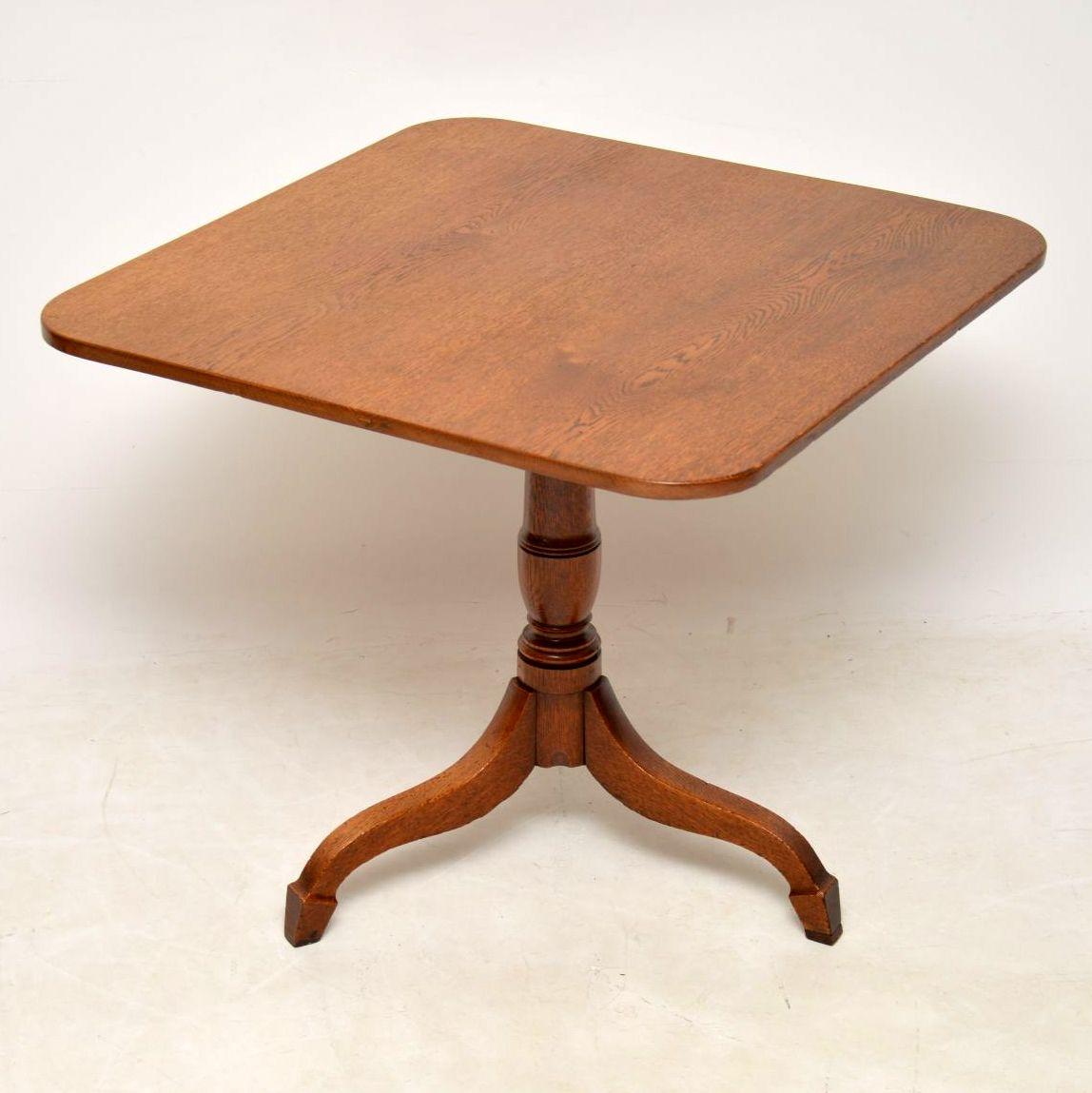 Antique George III Golden Oak Tilt-Top Table In Good Condition In London, GB