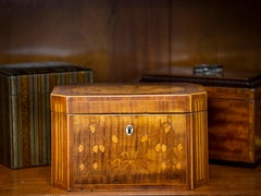 Antico cassettone da tè intarsiato di Giorgio III Harewood