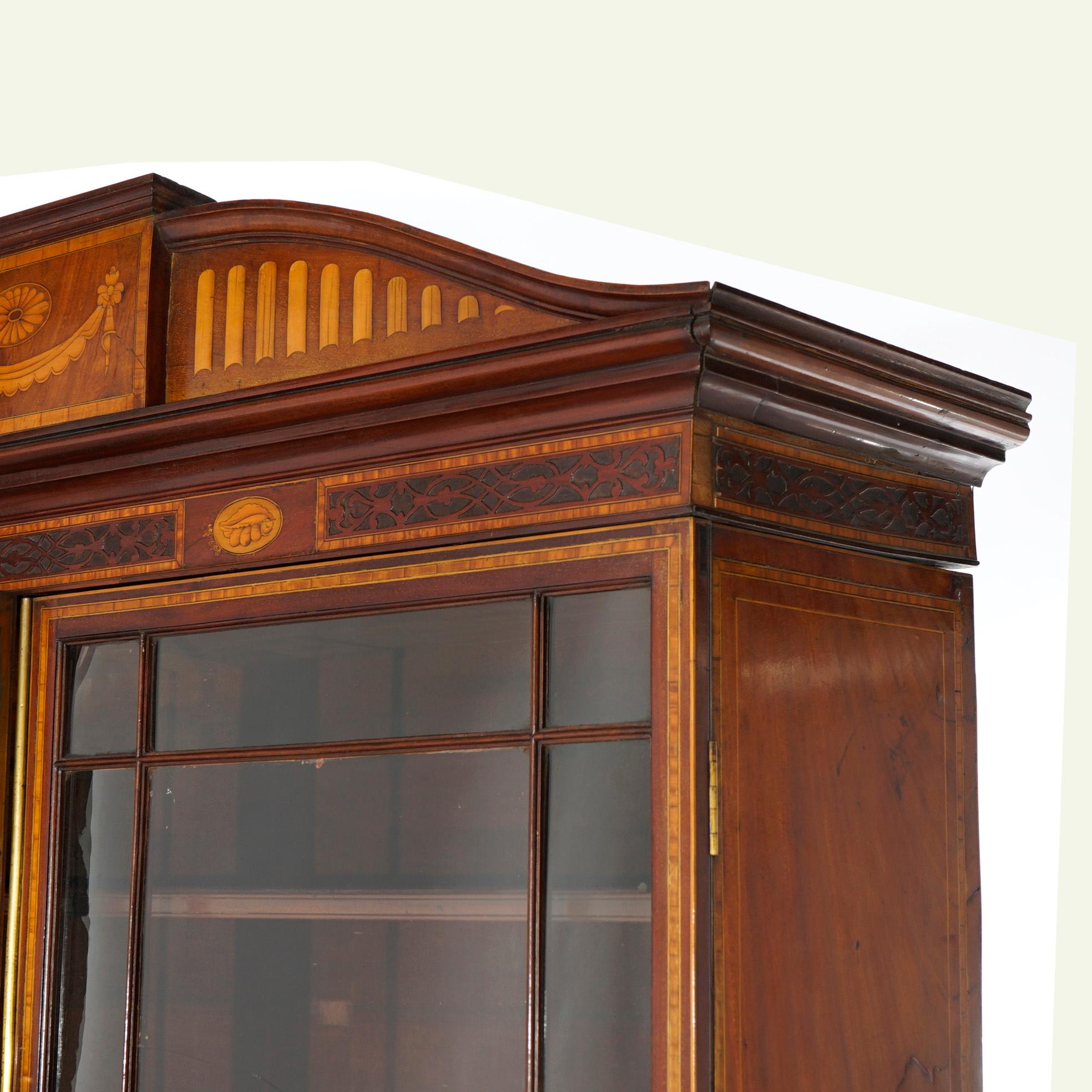 Antique George III Hepplewhite Inlaid Mahogany Roll Top Secretary Desk, C1820 For Sale 3