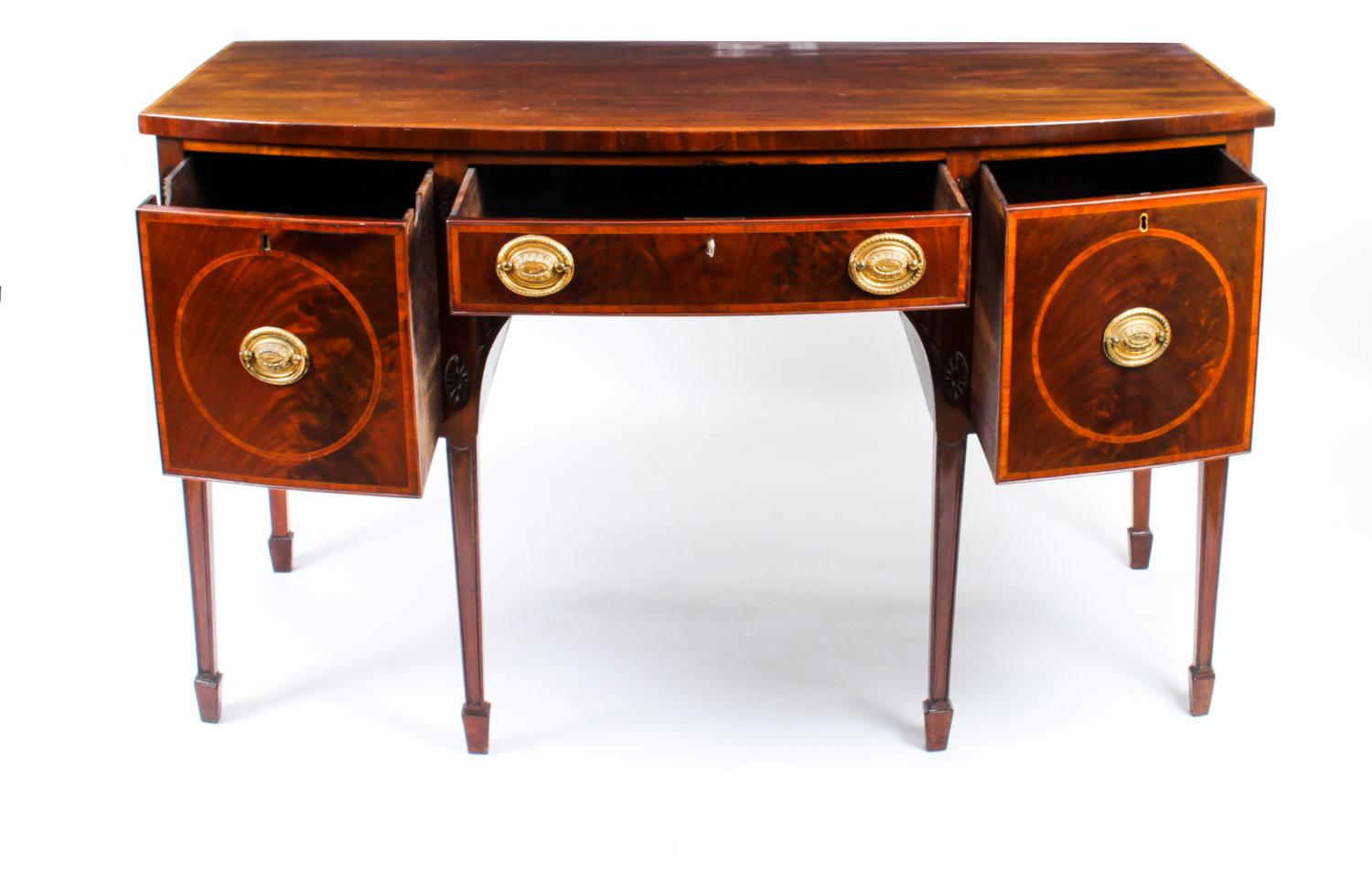 Antique George III Inlaid Flame Mahogany Sideboard, 18th Century For Sale 7