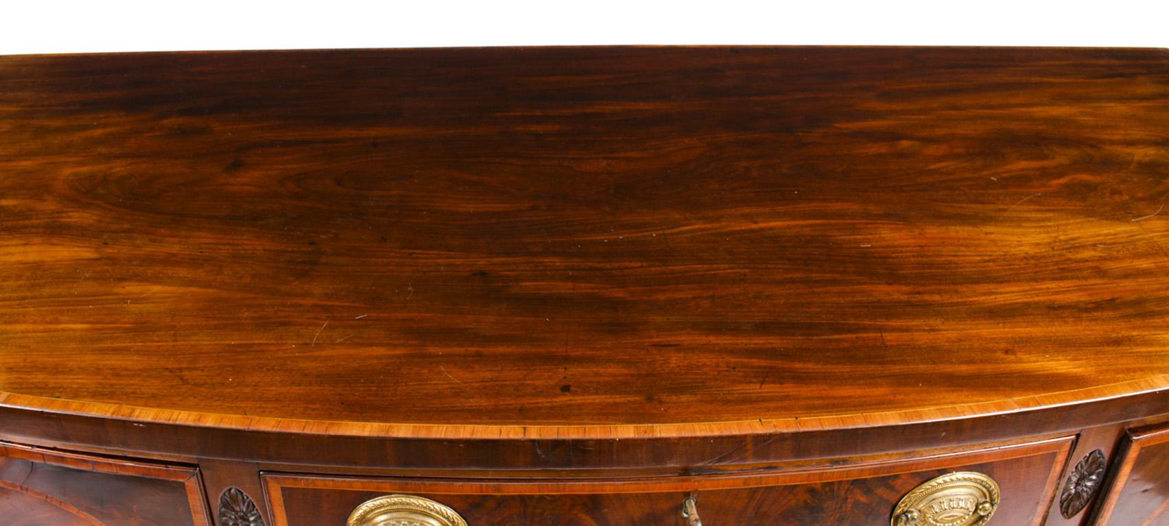 Antique George III Inlaid Flame Mahogany Sideboard, 18th Century In Good Condition For Sale In London, GB