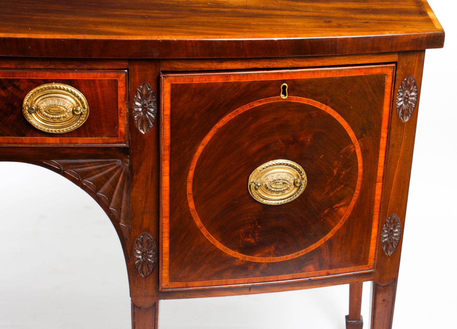 Late 18th Century Antique George III Inlaid Flame Mahogany Sideboard, 18th Century For Sale