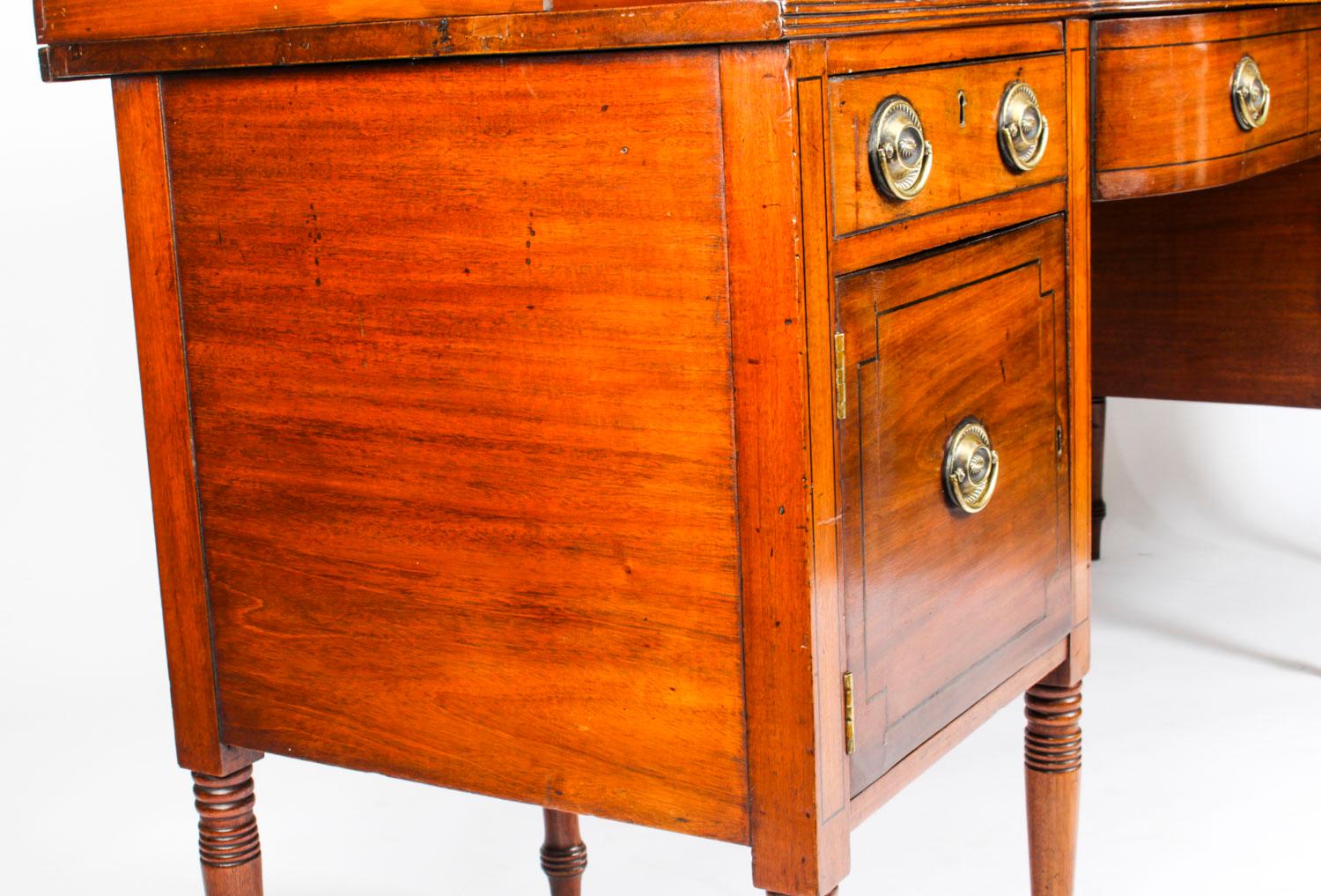 Antique George III Mahogany and Line Inlaid Sideboard, 18th Century For Sale 14