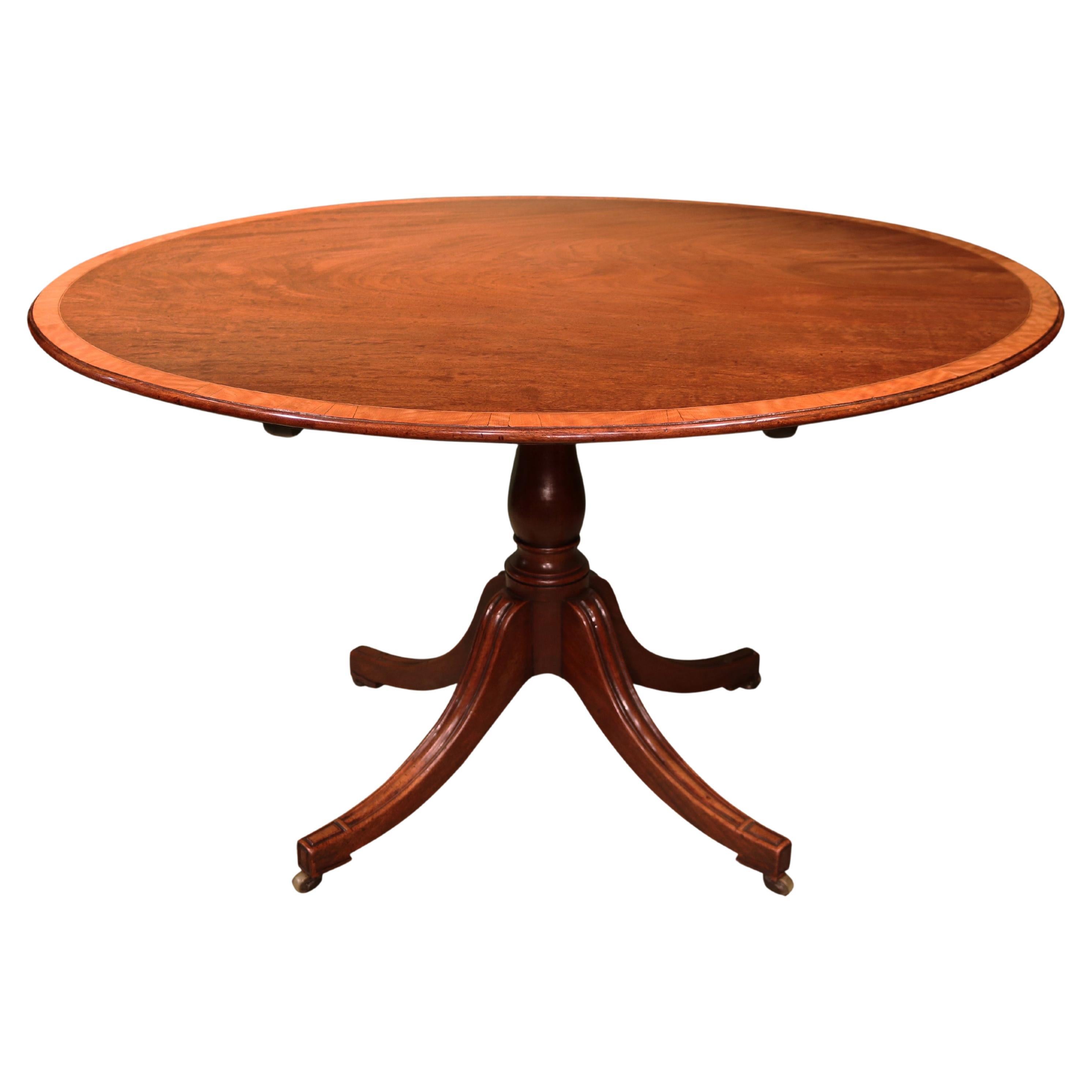 Antique George III mahogany and satinwood oval breakfast table For Sale