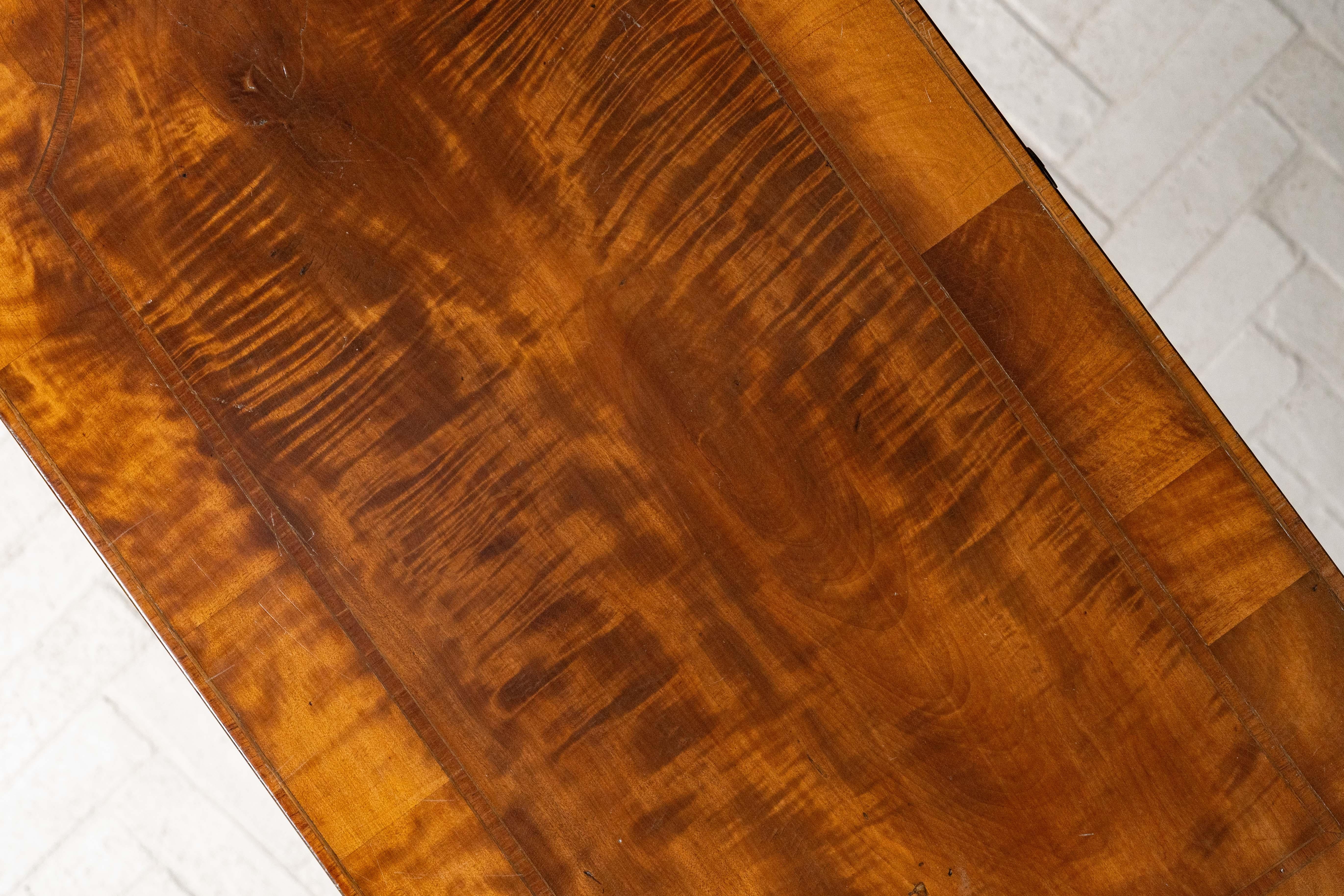 Ancienne table à cartes en acajou George III en vente 1