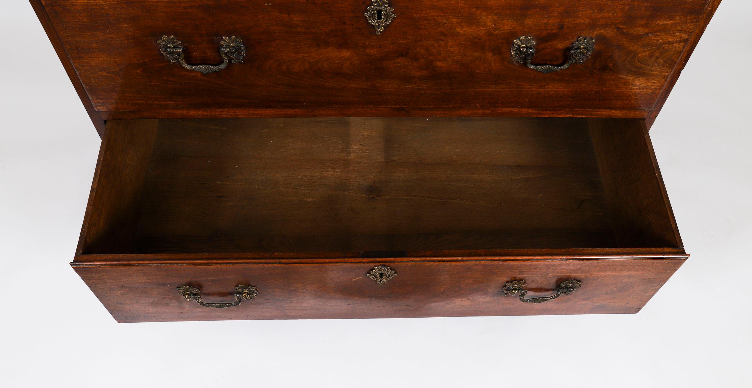 Antico cassettone in mogano di Giorgio III Secretaire XVIII secolo in vendita 8