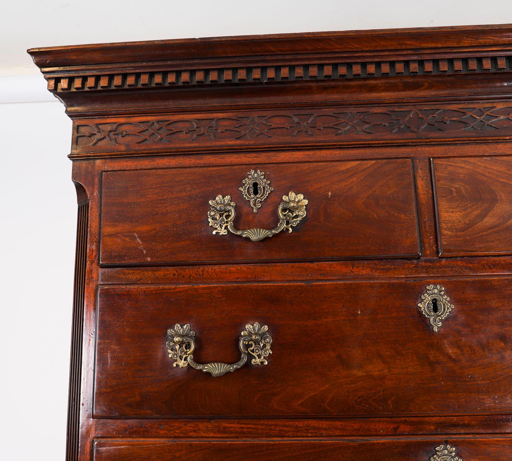 Antico cassettone in mogano di Giorgio III Secretaire XVIII secolo in vendita 1