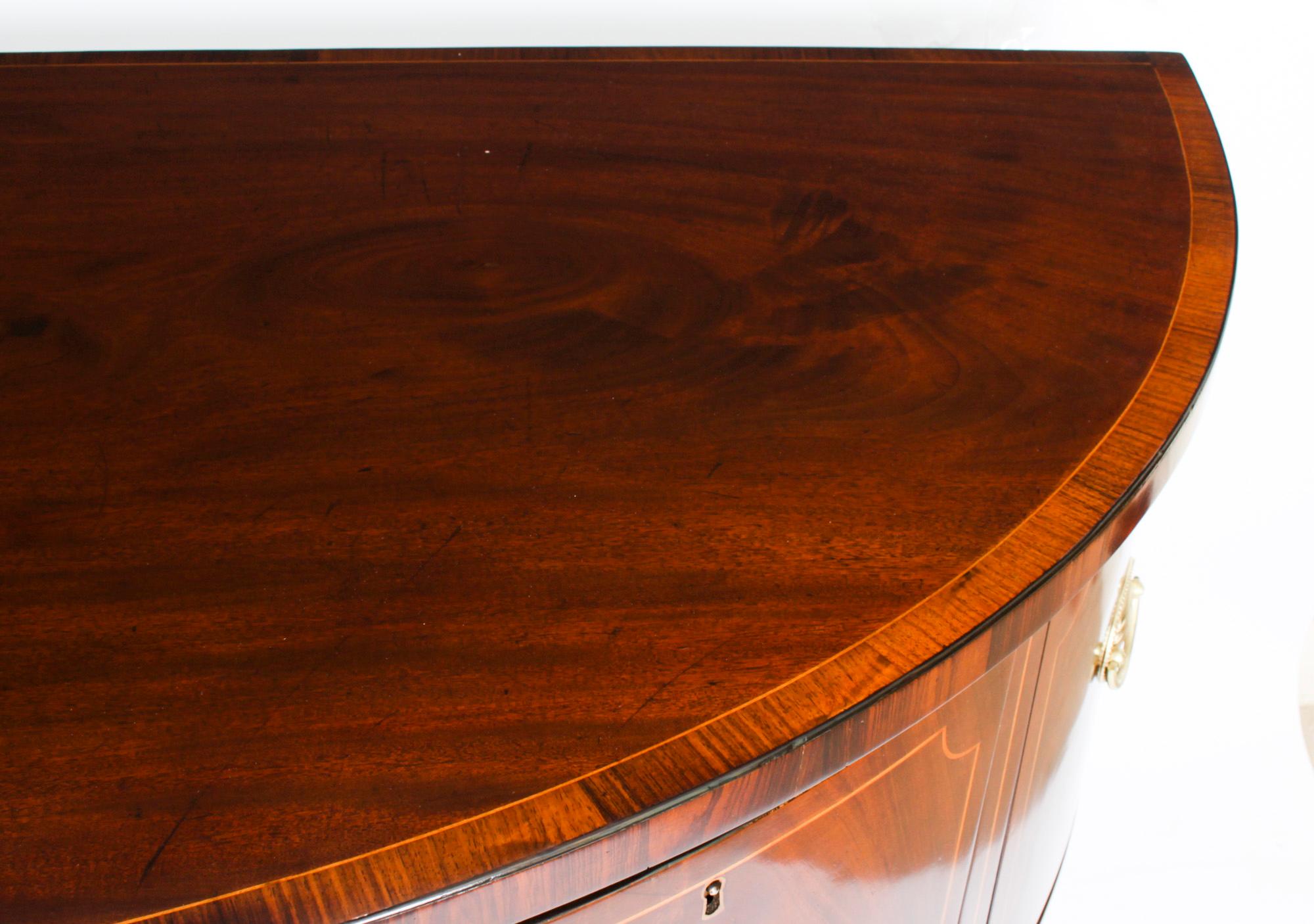 Antique George III Demi Lune Sideboard 18th Century In Good Condition In London, GB