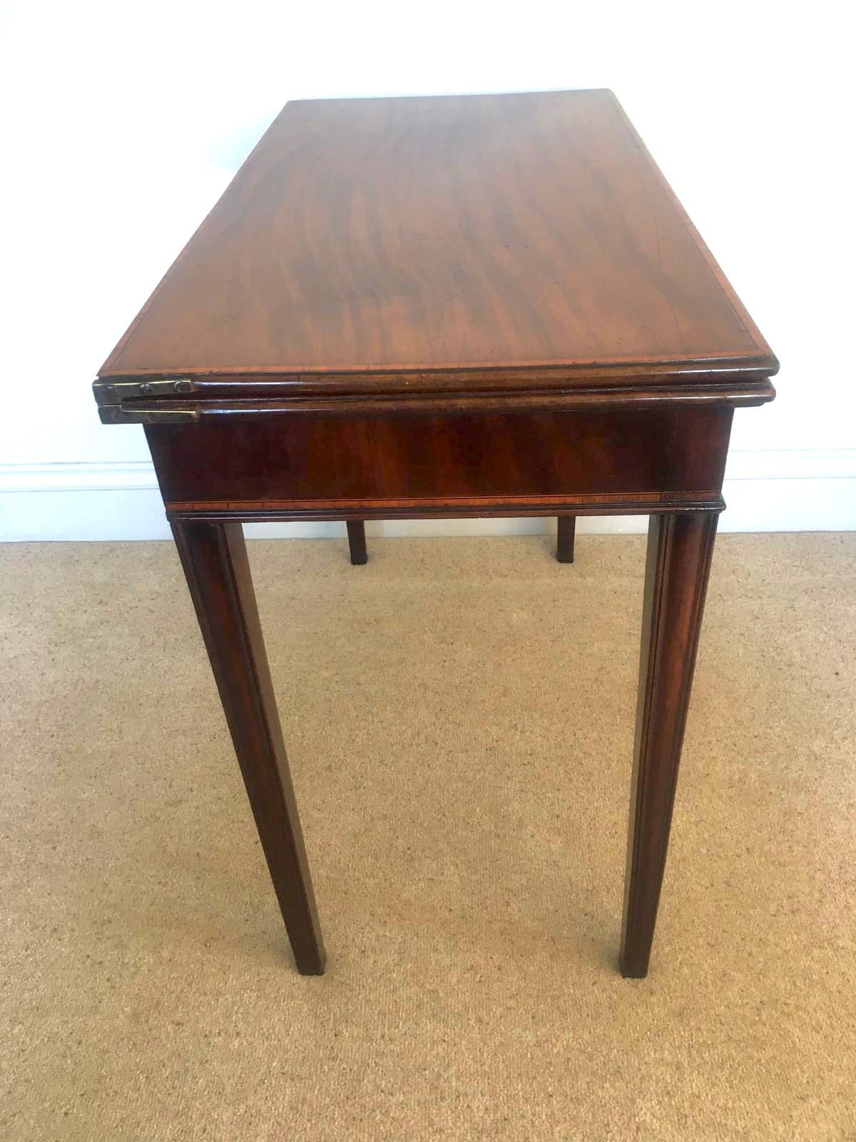 18th Century and Earlier Antique George III Mahogany Inlaid Tea Table For Sale