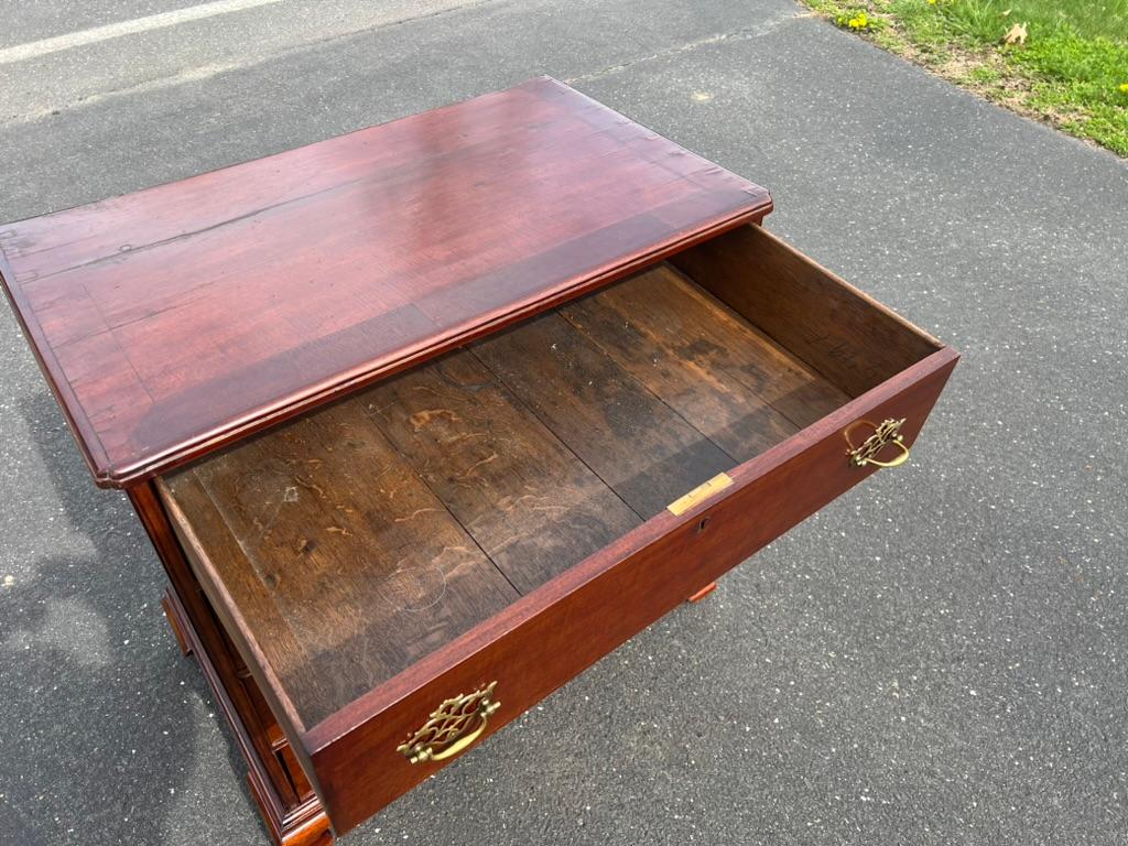 Antique George III Mahogany Kneehole Desk c. Late 18th Century For Sale 7