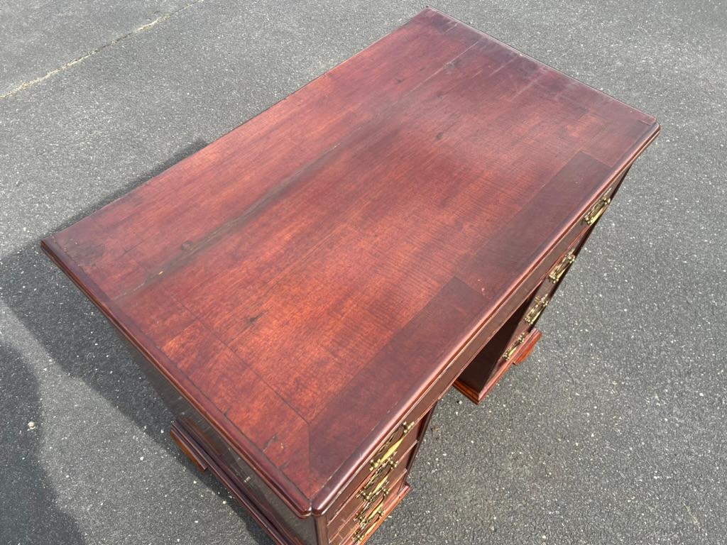 Antique George III Mahogany Kneehole Desk c. Late 18th Century For Sale 8