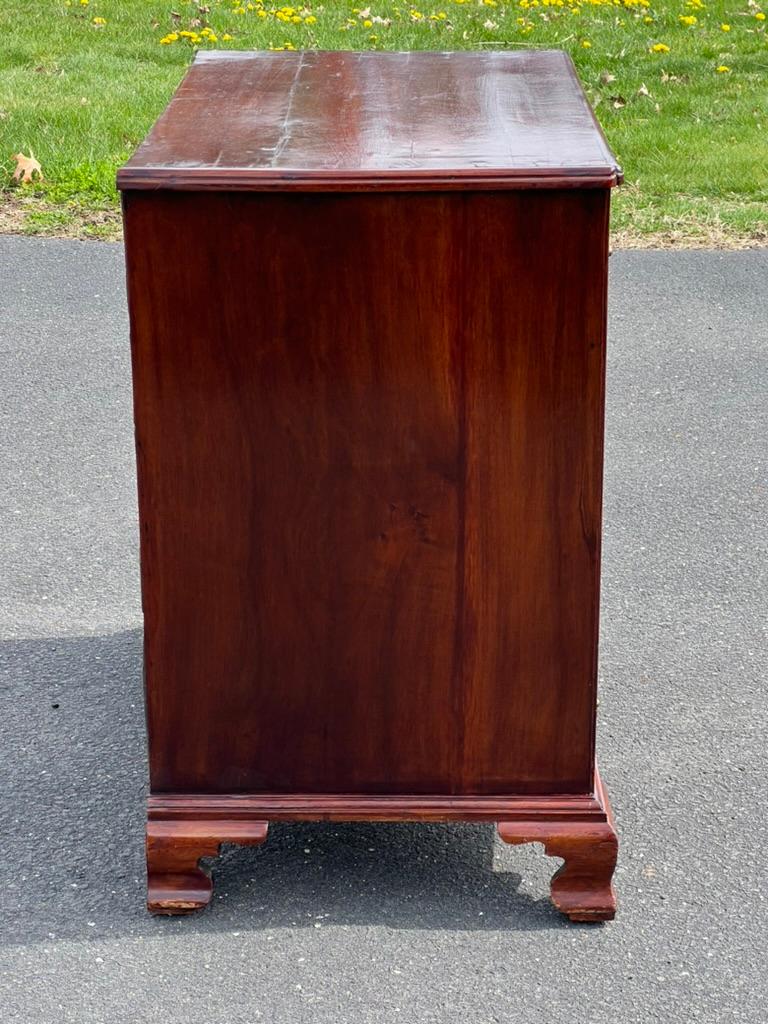 Antique George III Mahogany Kneehole Desk c. Late 18th Century For Sale 2