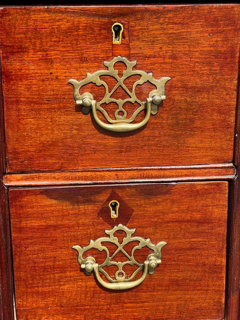 Antique George III Mahogany Kneehole Desk c. Late 18th Century For Sale 4