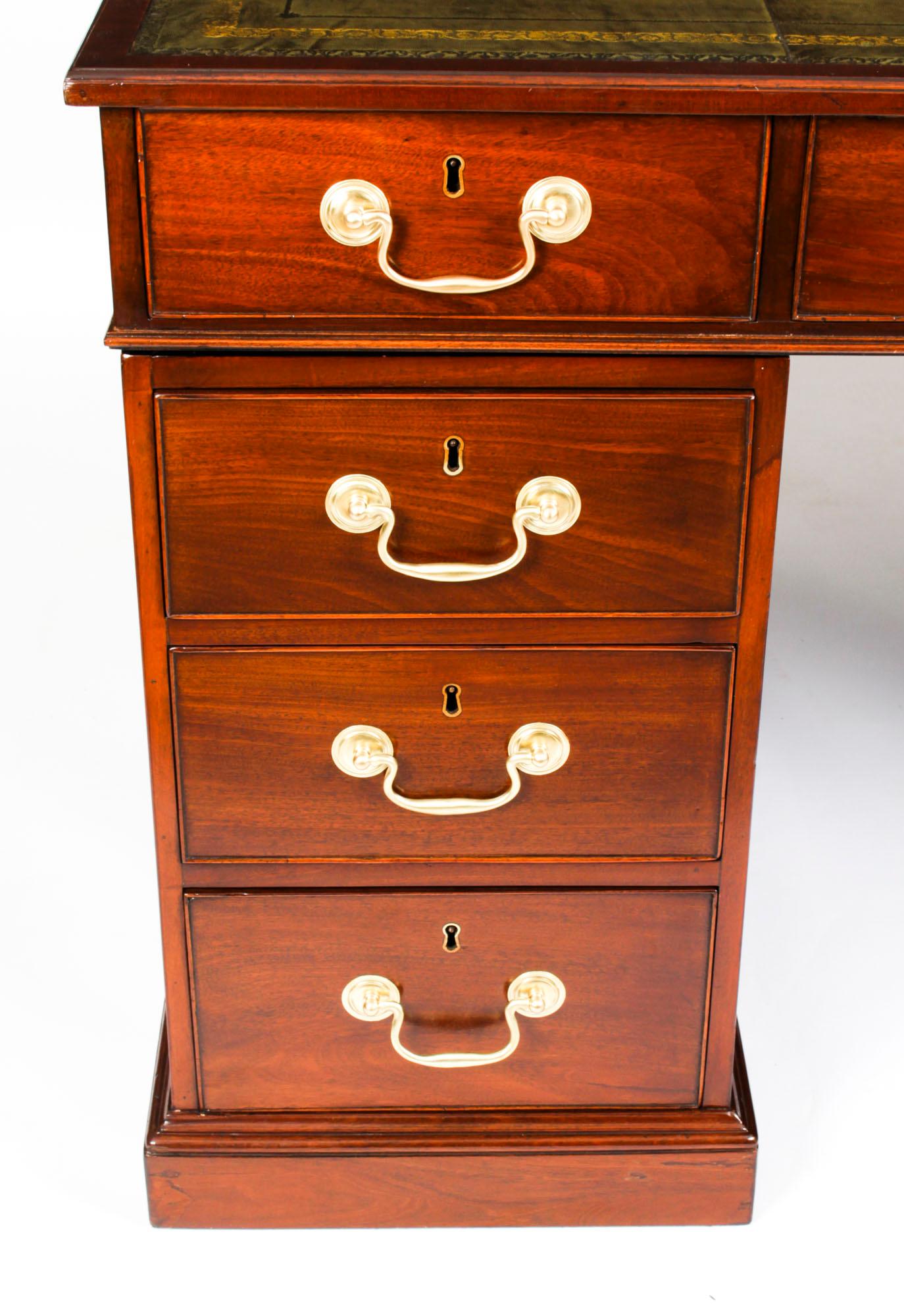 Antique George III Mahogany Partners Pedestal Desk, 18th Century 3