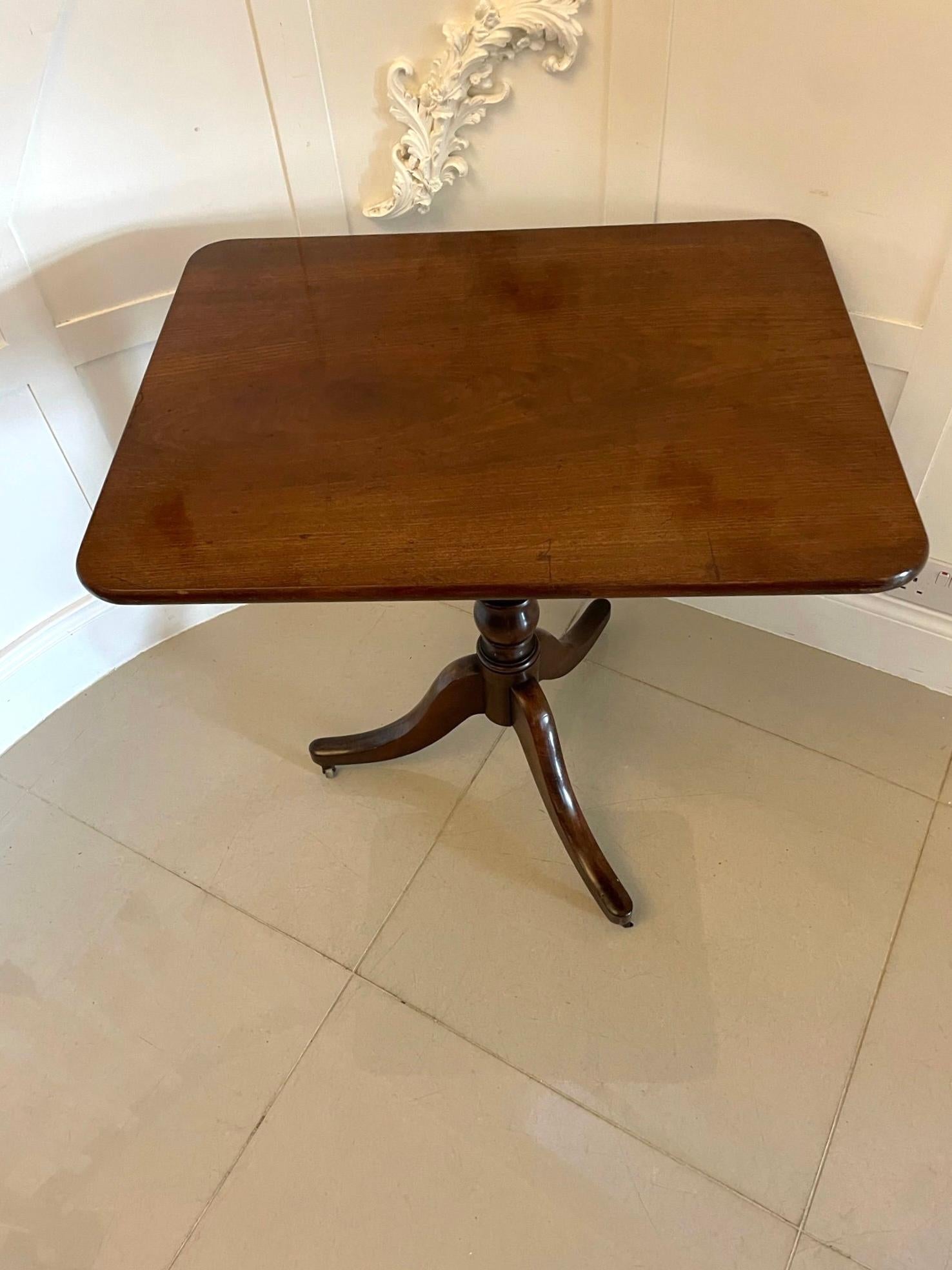 Antique George III Mahogany Side/Lamp Table In Good Condition For Sale In Suffolk, GB