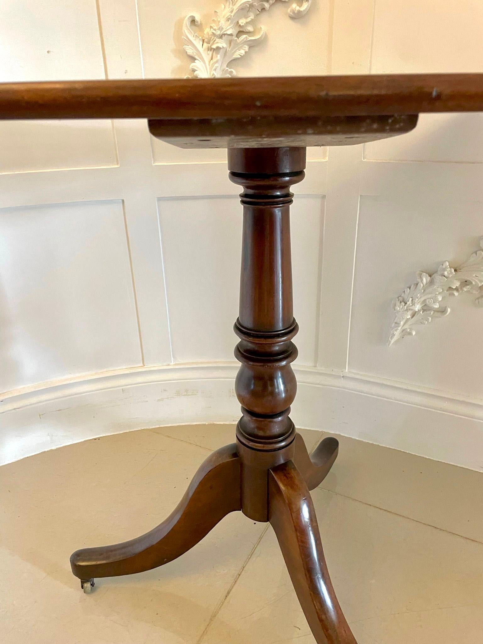 Antique George III Mahogany Side/Lamp Table For Sale 1